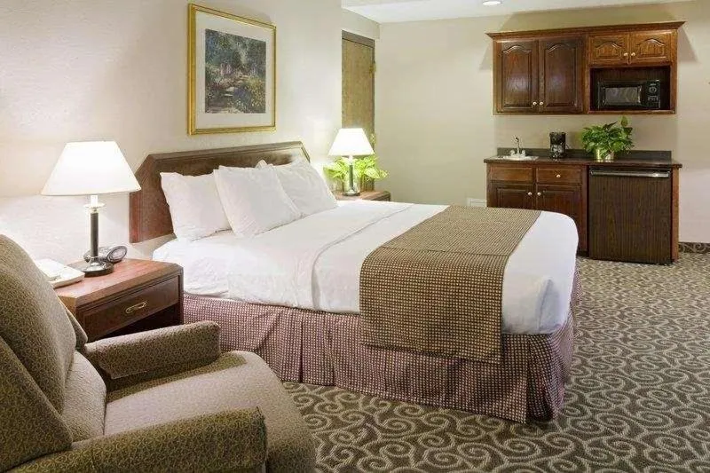 Photo of the whole room, Bed in Inn at Coushatta