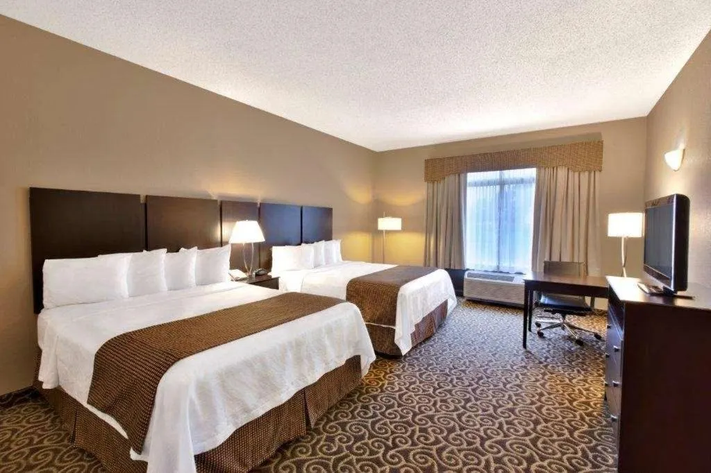 Photo of the whole room, Bed in Inn at Coushatta