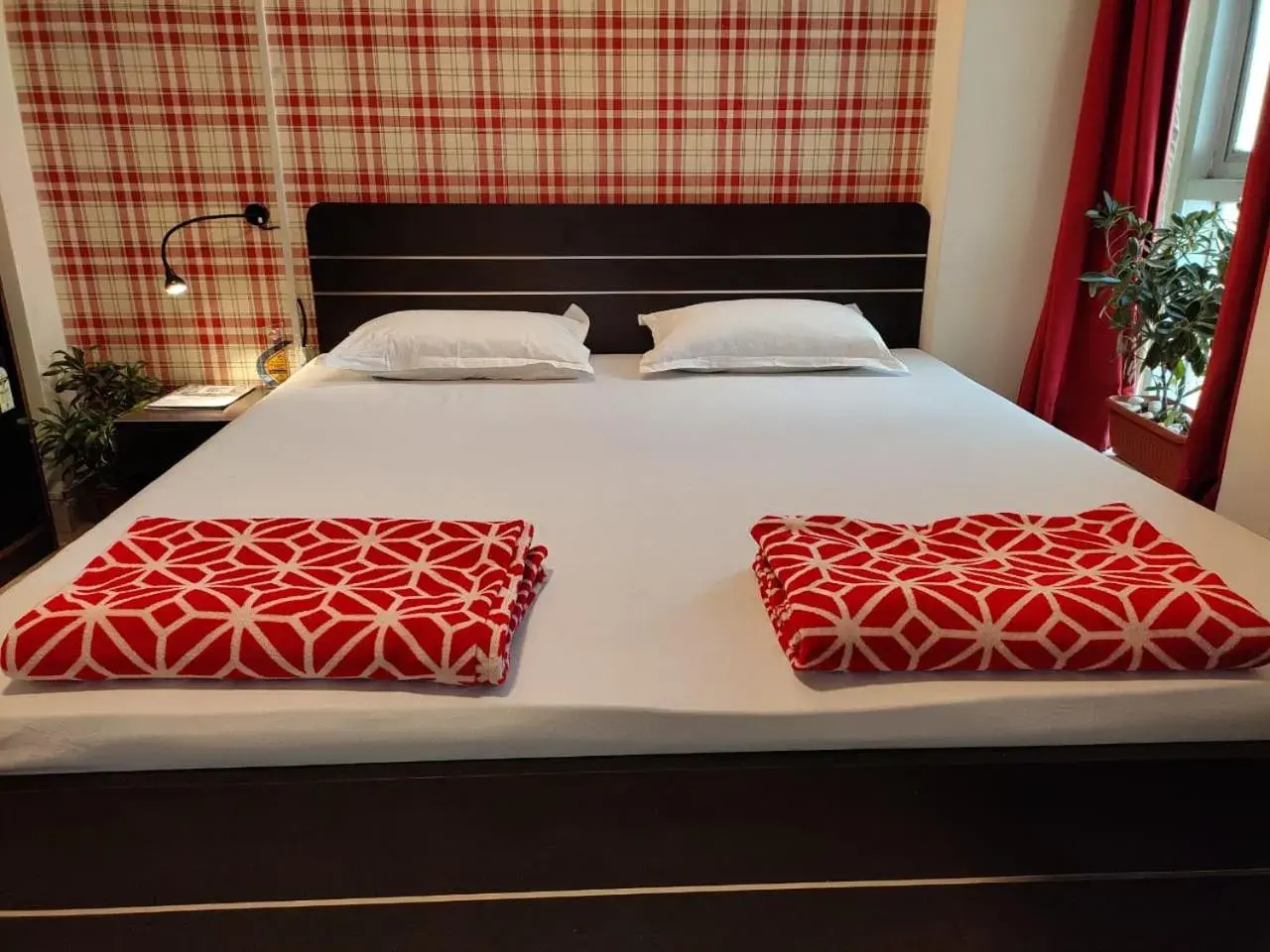 Deluxe Double Room - single occupancy in Offbeat CCU Deluxe Double Room - single occupancy in Offbeat CCU