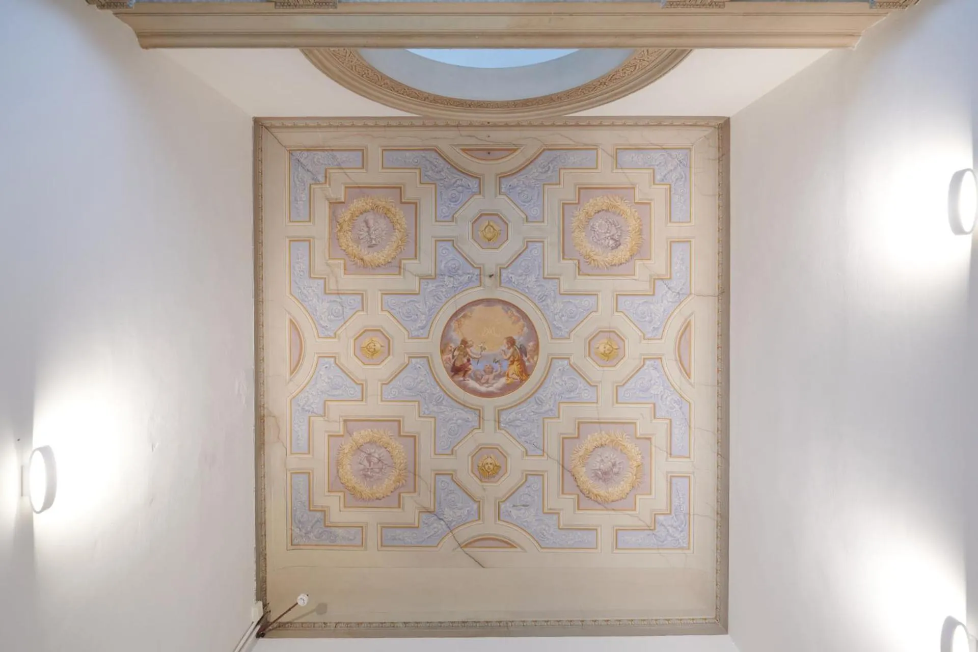 Decorative detail in Casa Santo Nome di Gesu