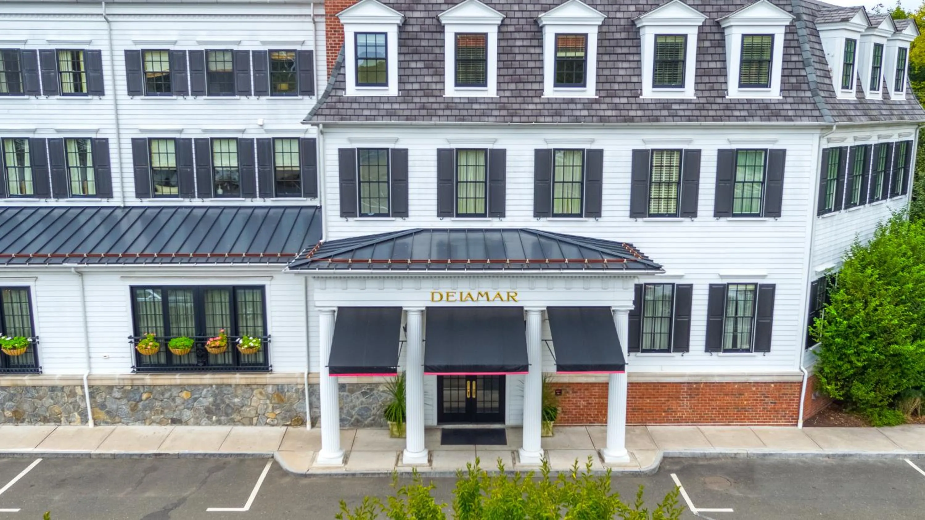 Property building in Delamar Southport