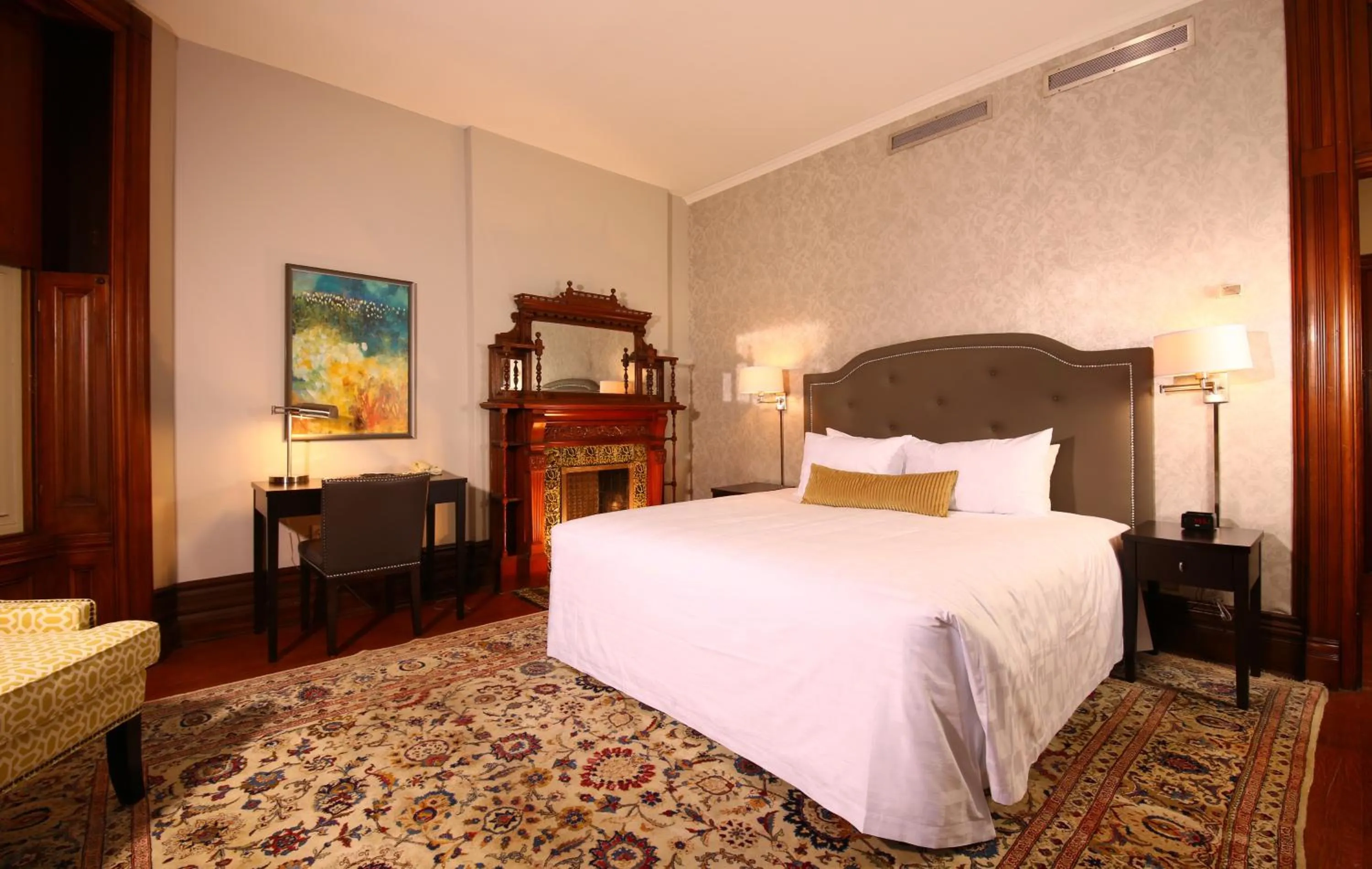 Bedroom, Bed in Idlewyld Inn & Spa