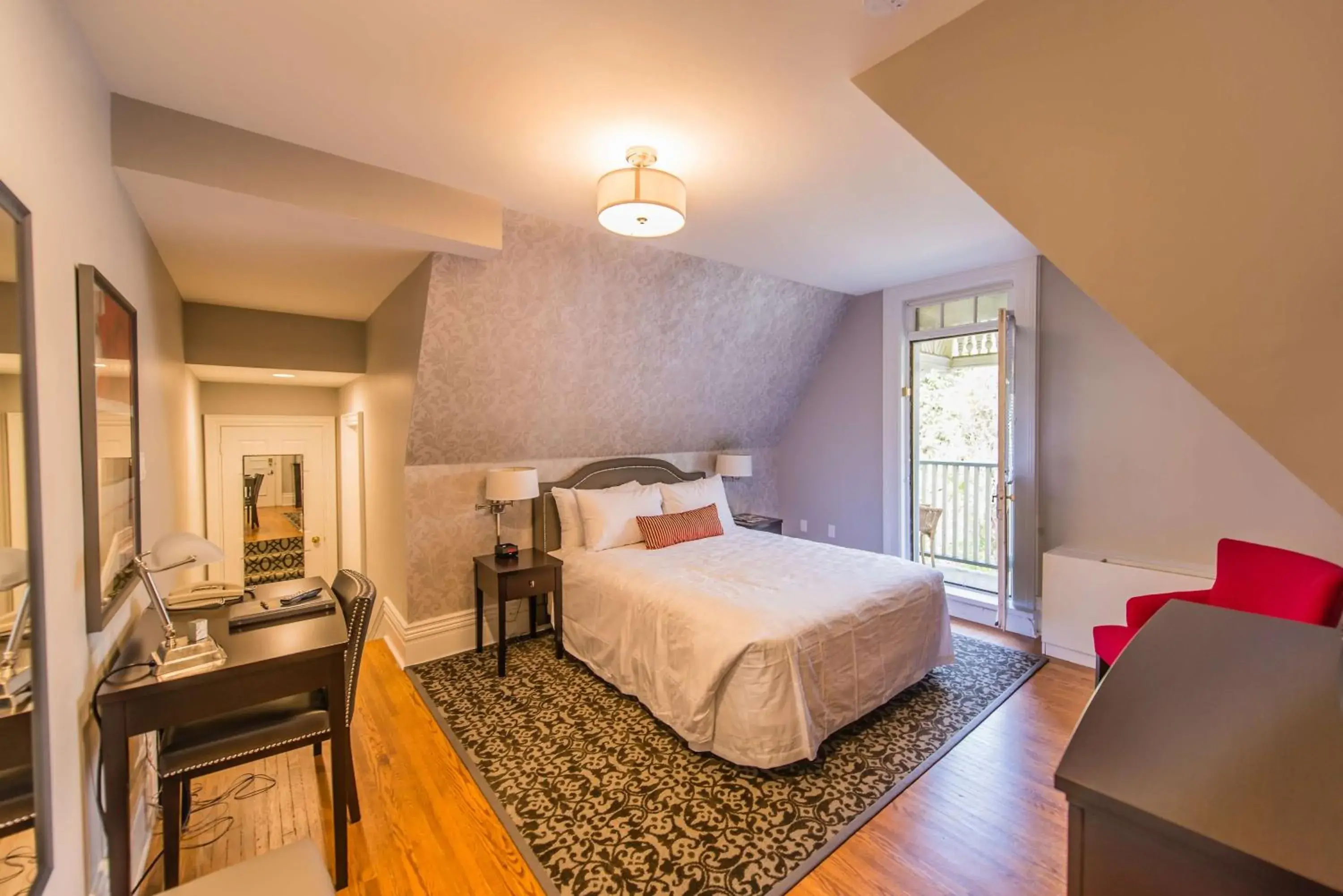 Bedroom, Bed in Idlewyld Inn & Spa Bedroom, Bed in Idlewyld Inn & Spa