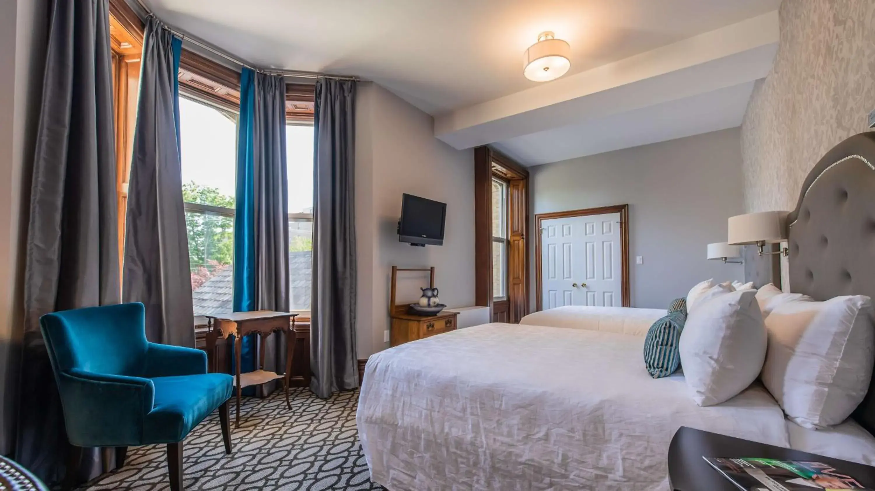 Bedroom, Bed in Idlewyld Inn & Spa Bedroom, Bed in Idlewyld Inn & Spa