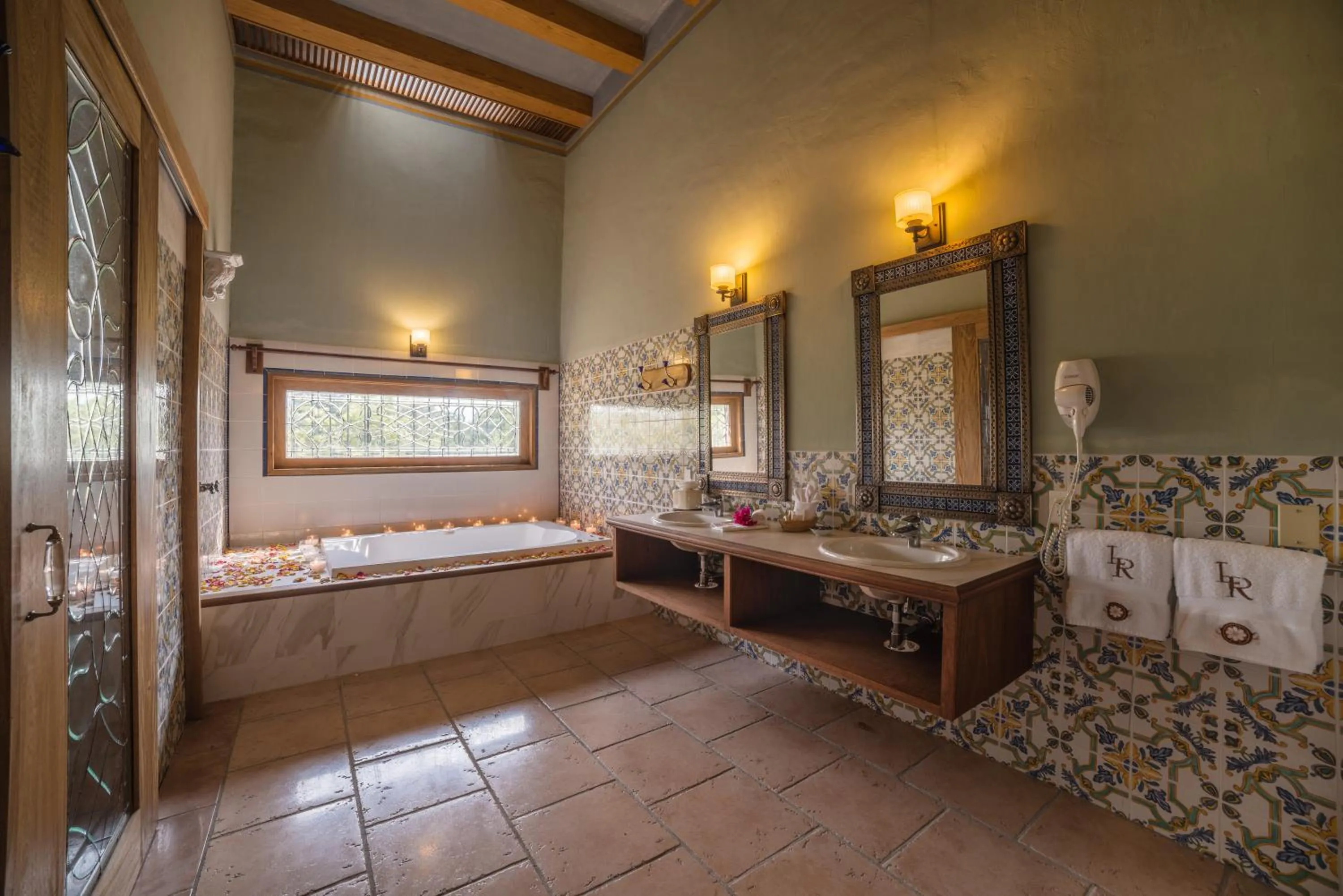 Spring, Bed in Hacienda Labor de Rivera Hotel Boutique & Eventos