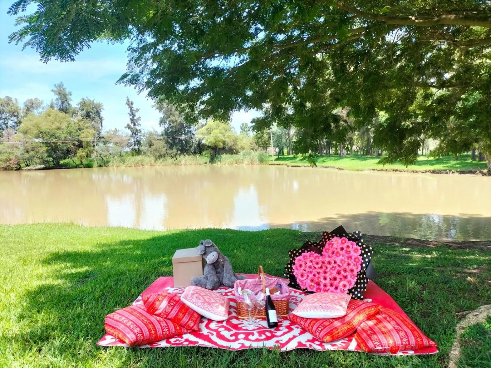 Lake view in Hacienda Labor de Rivera Hotel Boutique & Eventos