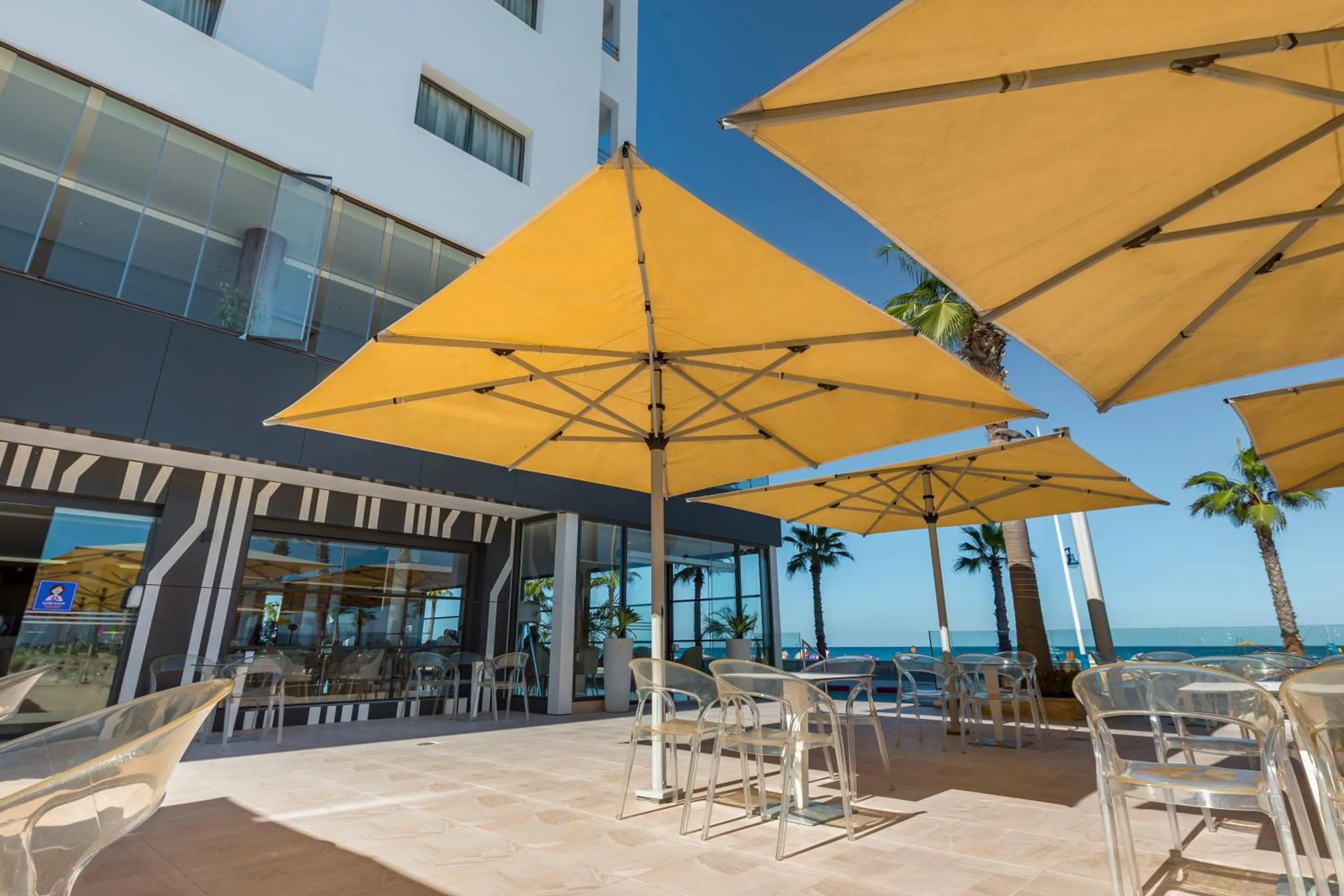 Restaurant/places to eat in Hotel Omeya