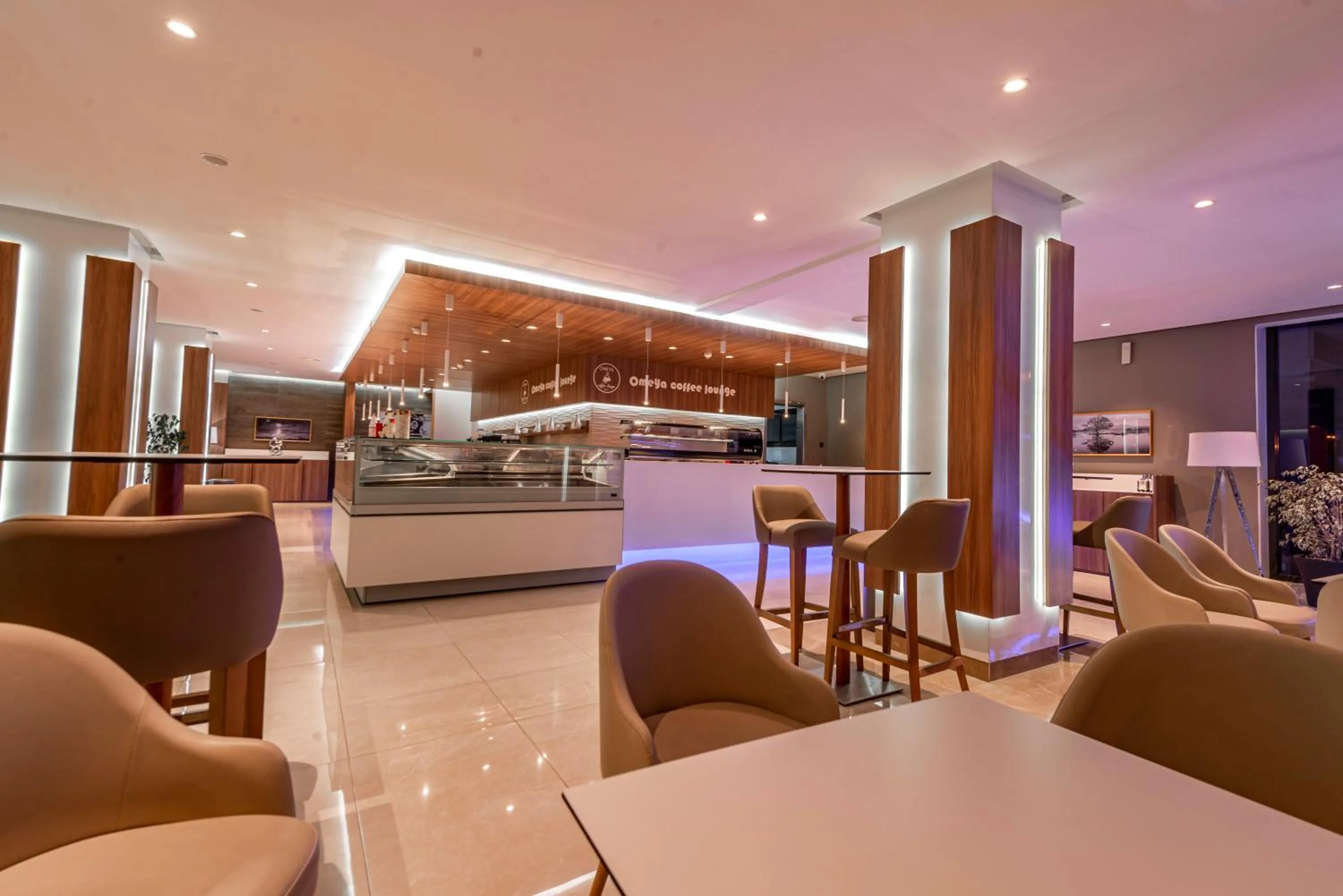 Restaurant/places to eat in Hotel Omeya