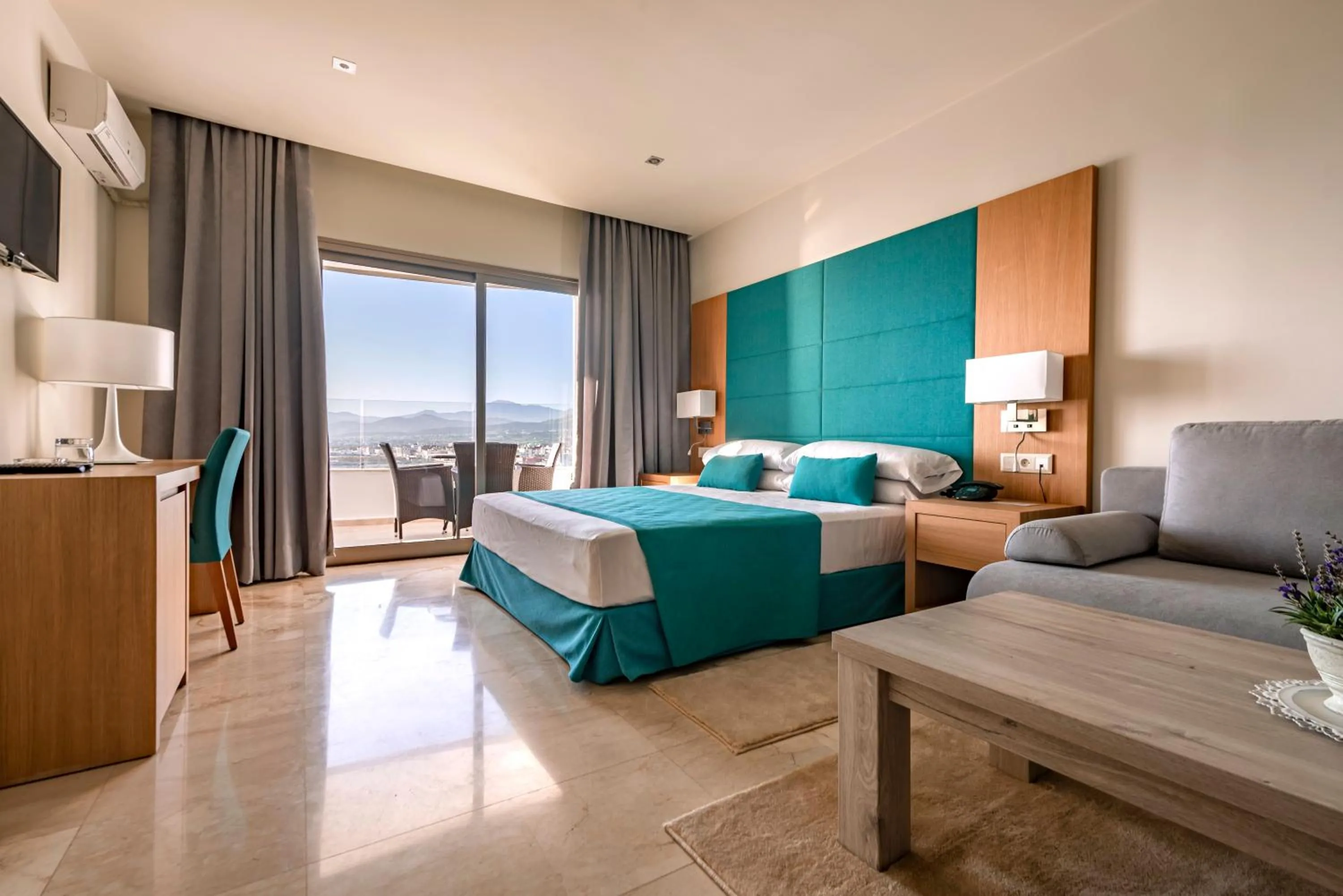Photo of the whole room, Bed in Hotel Omeya