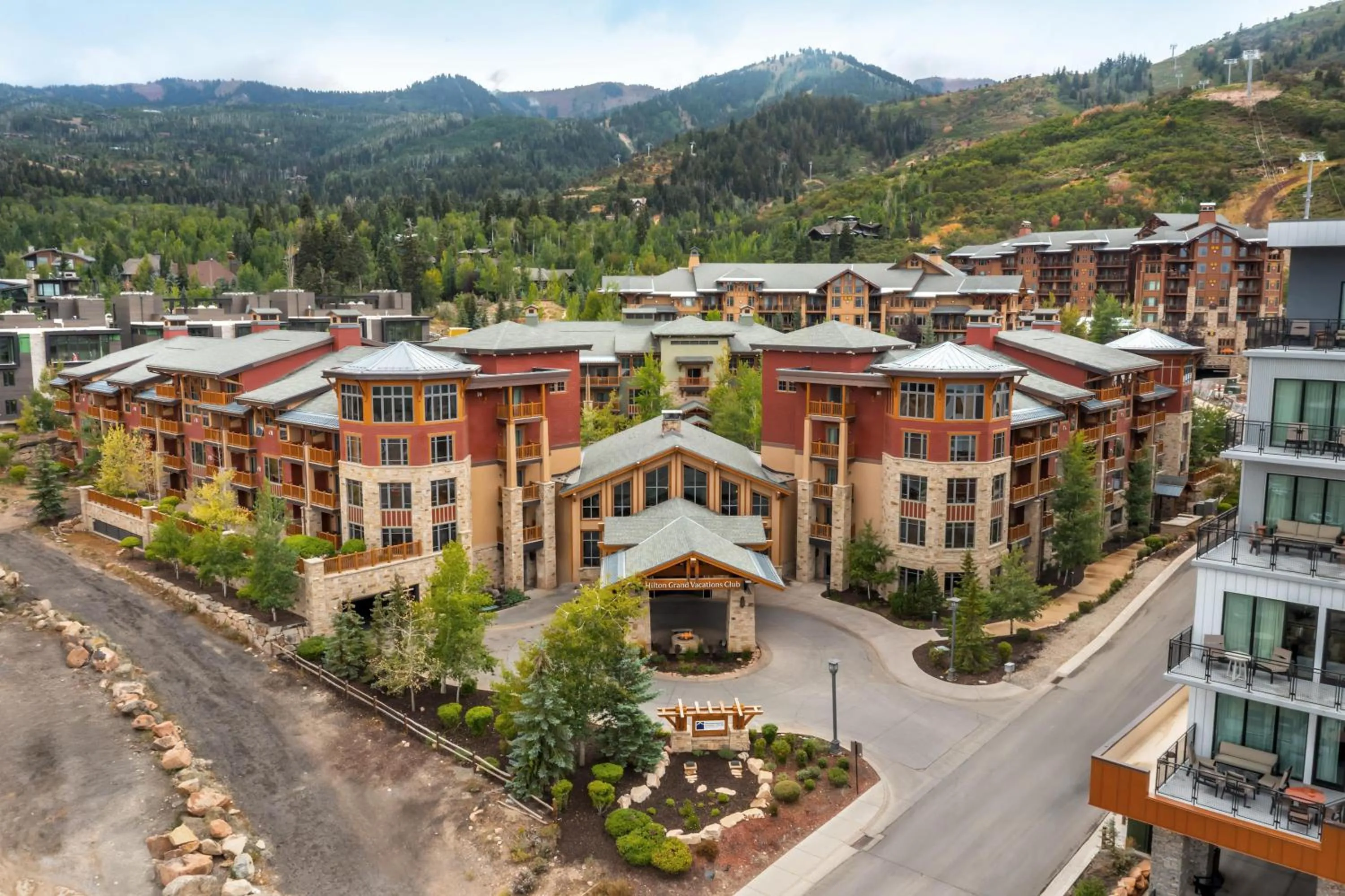 Property building in Hilton Grand Vacations Club Sunrise Lodge Park City