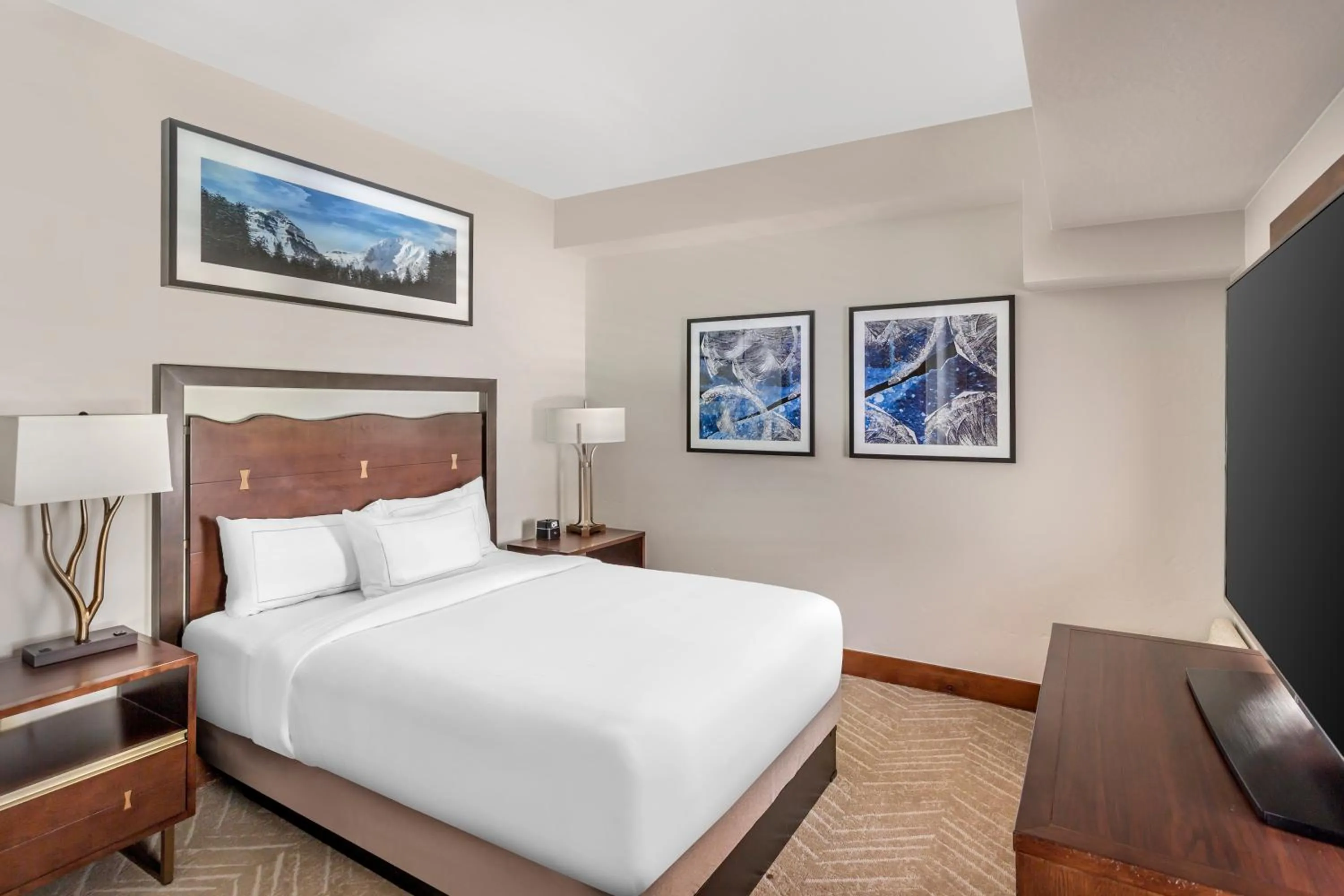 Bedroom, Bed in Hilton Grand Vacations Club Sunrise Lodge Park City