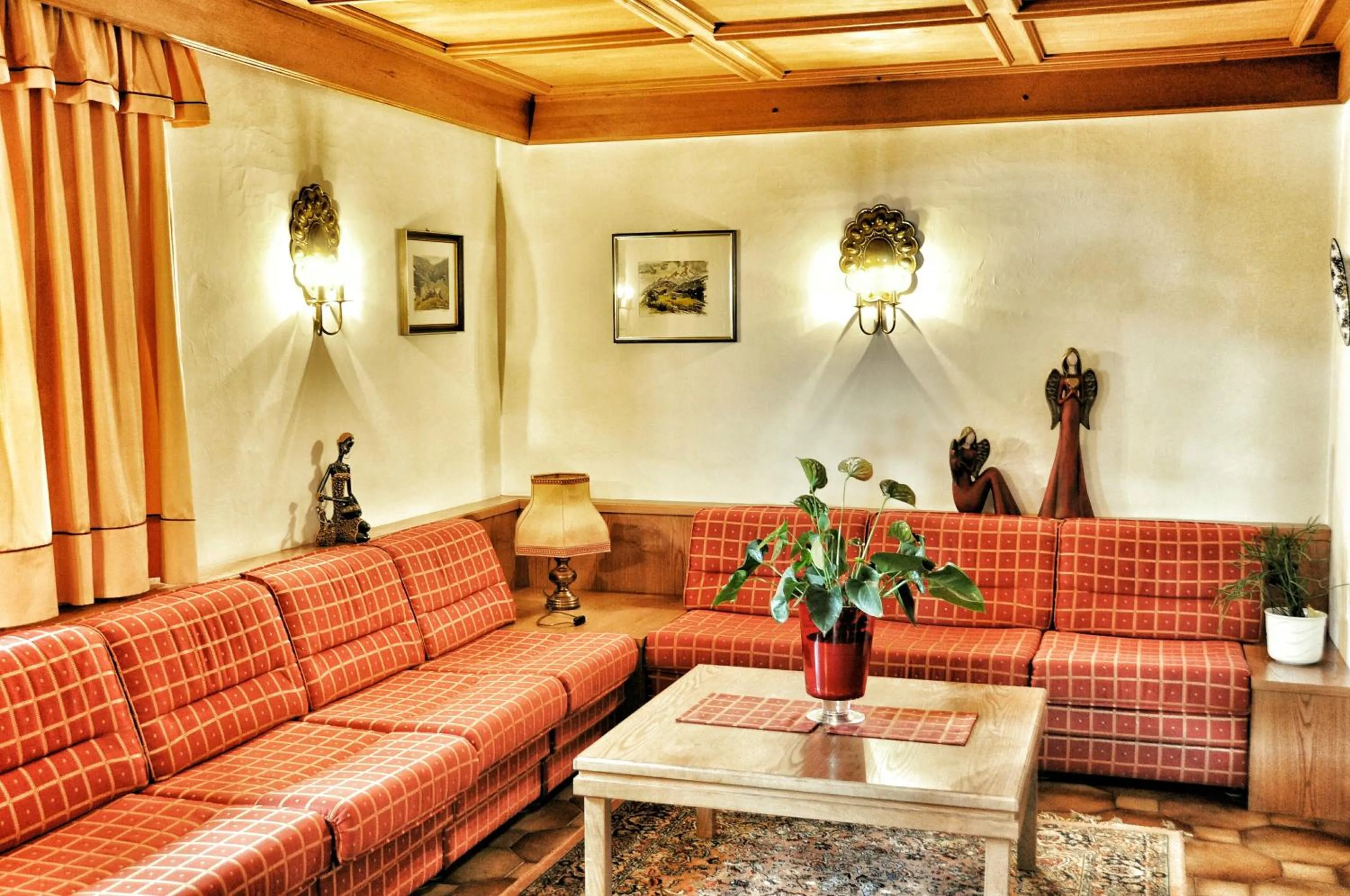 Communal lounge/ TV room in Panorama Garni Ingrid