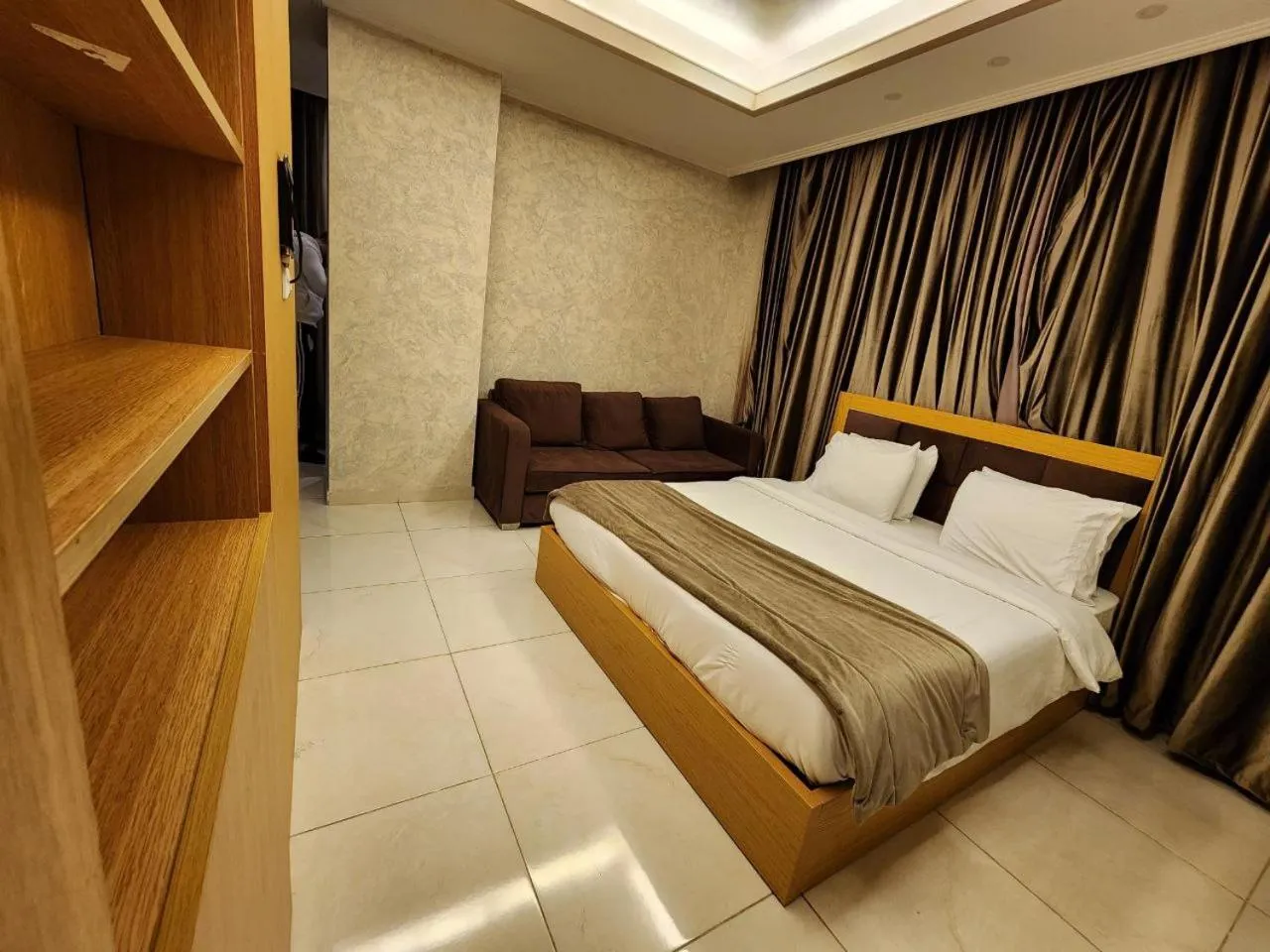 Bed in Pearl of Beirut Hotel & Spa