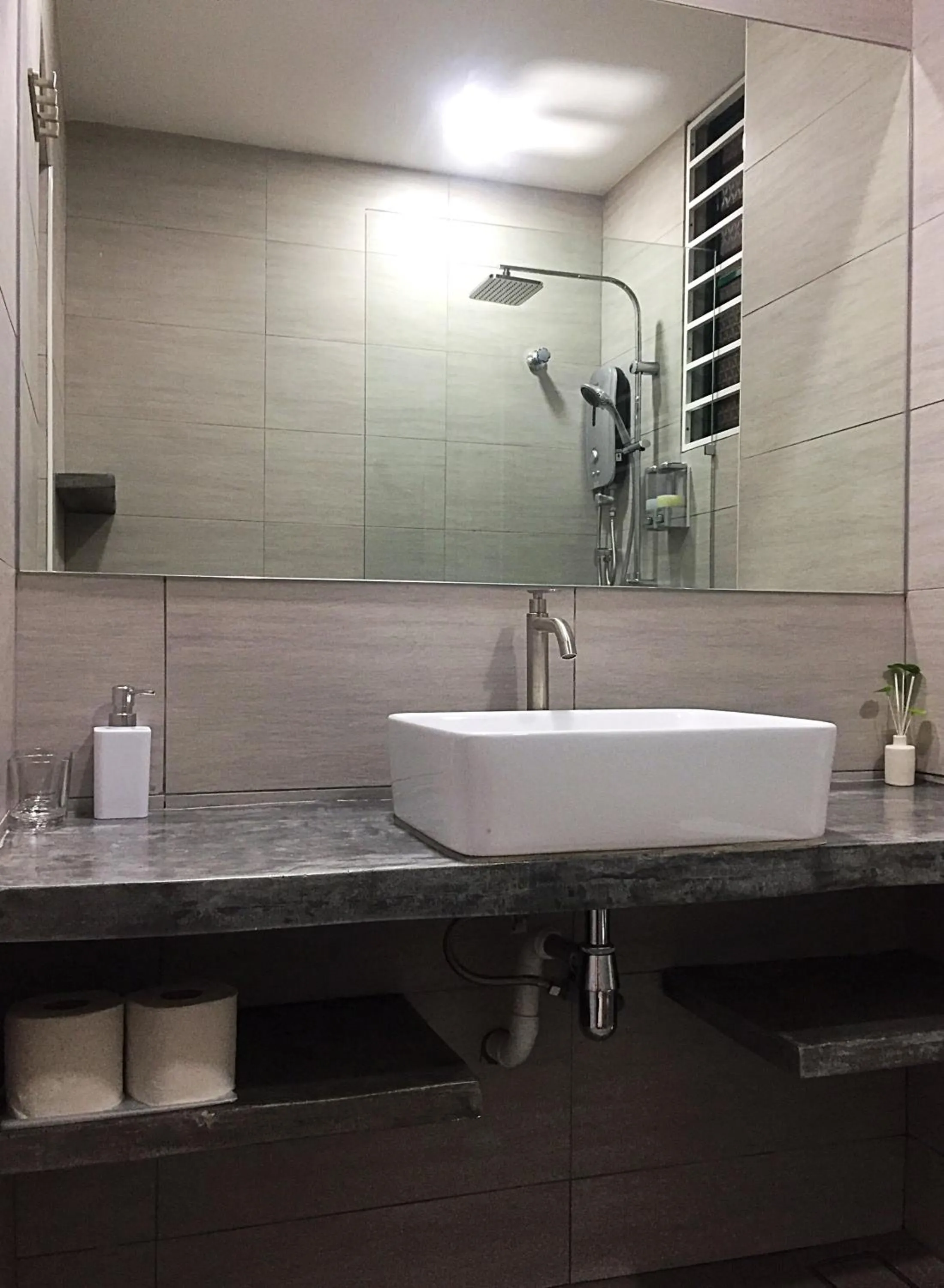 Shower in Amadel Residence 爱媄德民宿 13