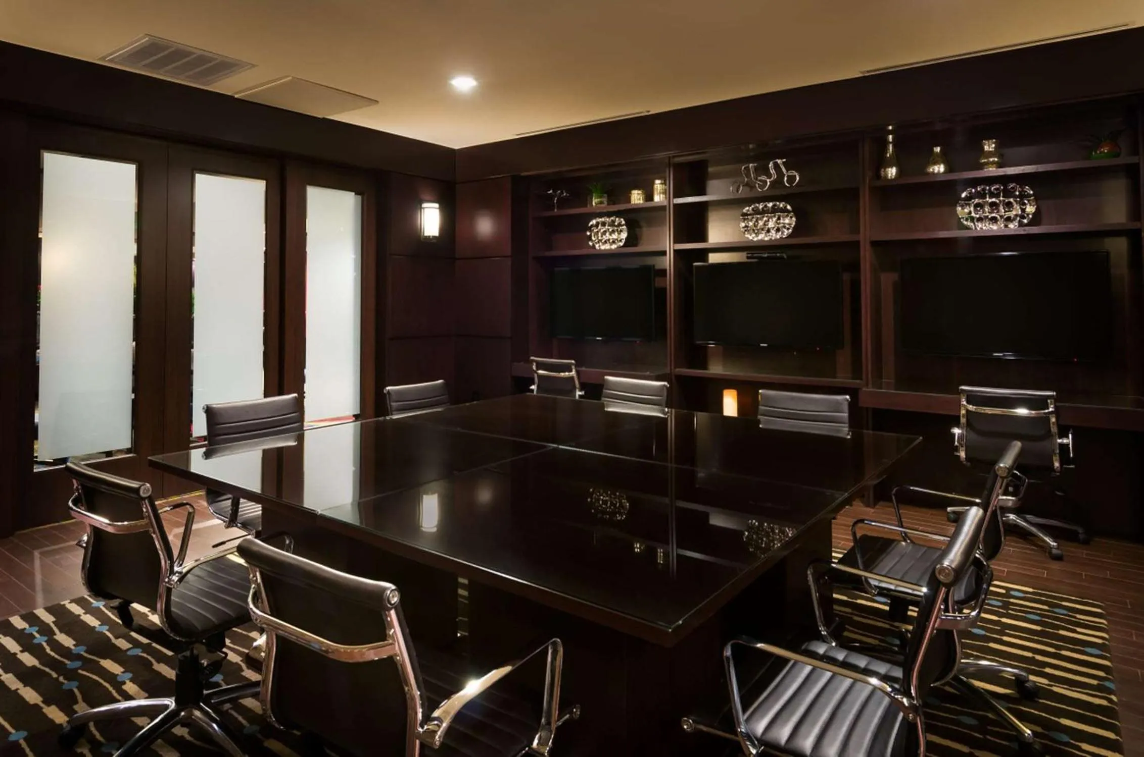 Meeting/conference room in Hilton Garden Inn Houston NW America Plaza