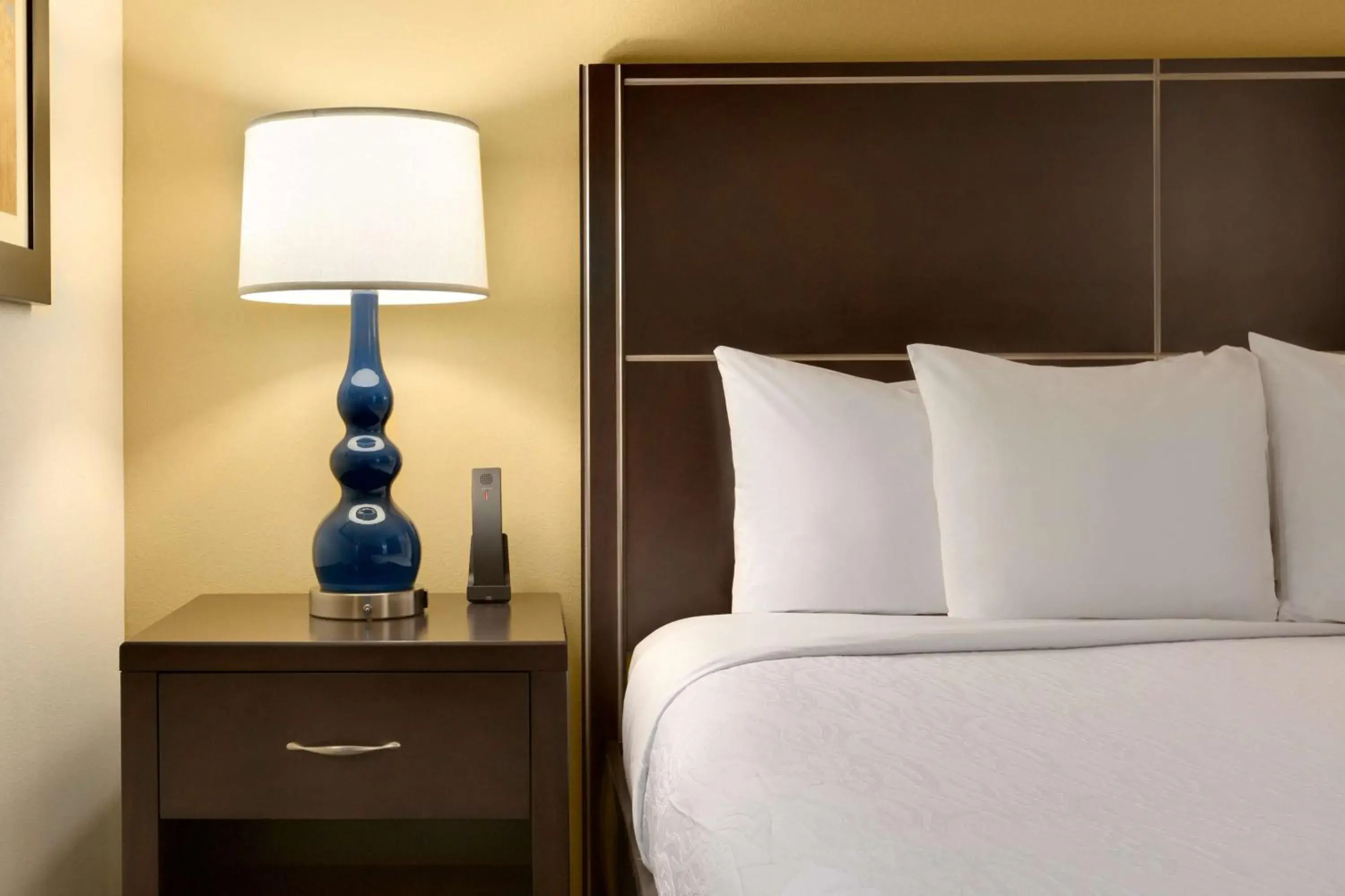 Bed in Hilton Garden Inn Houston NW America Plaza Bed in Hilton Garden Inn Houston NW America Plaza