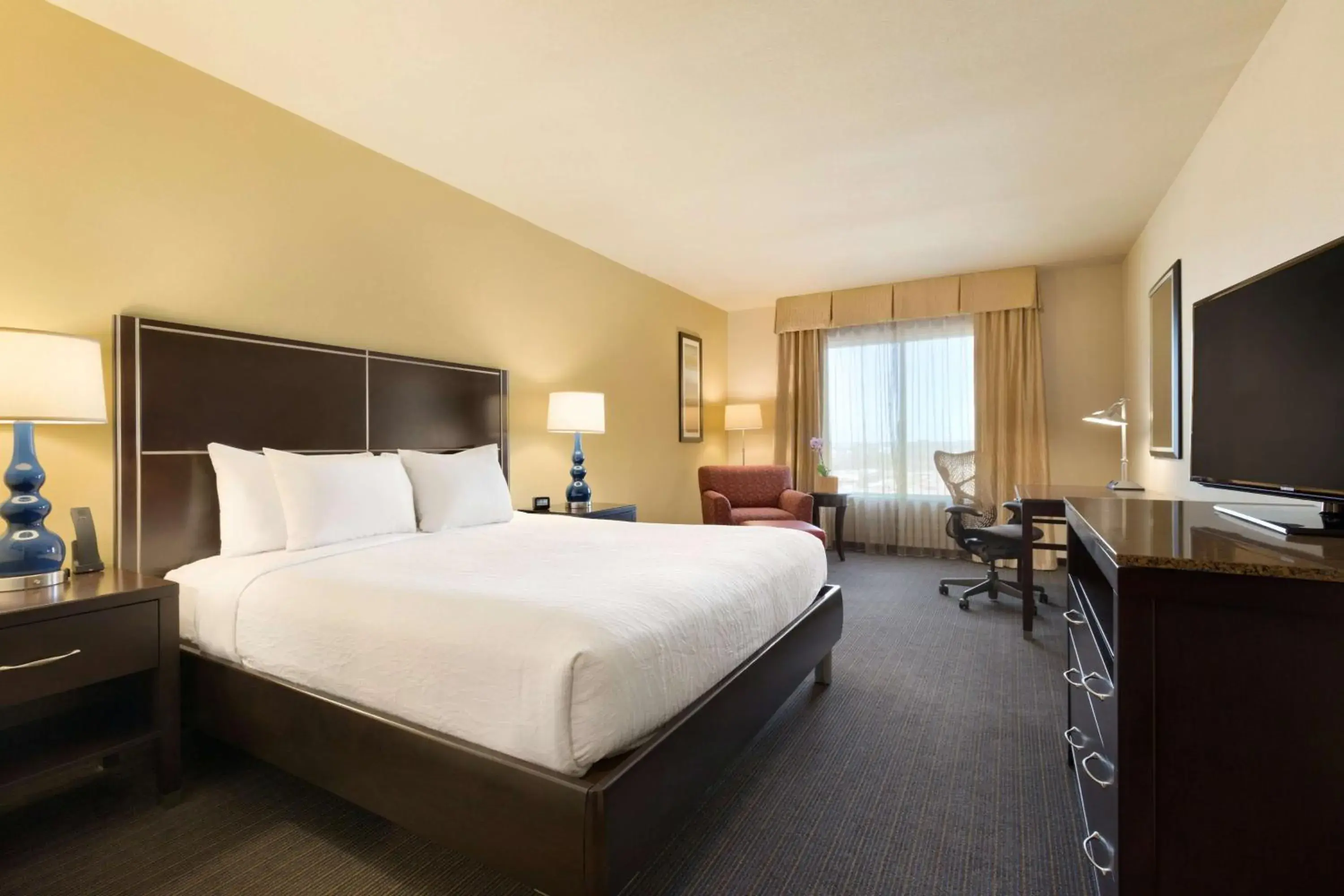 Bedroom, Bed in Hilton Garden Inn Houston NW America Plaza Bedroom, Bed in Hilton Garden Inn Houston NW America Plaza