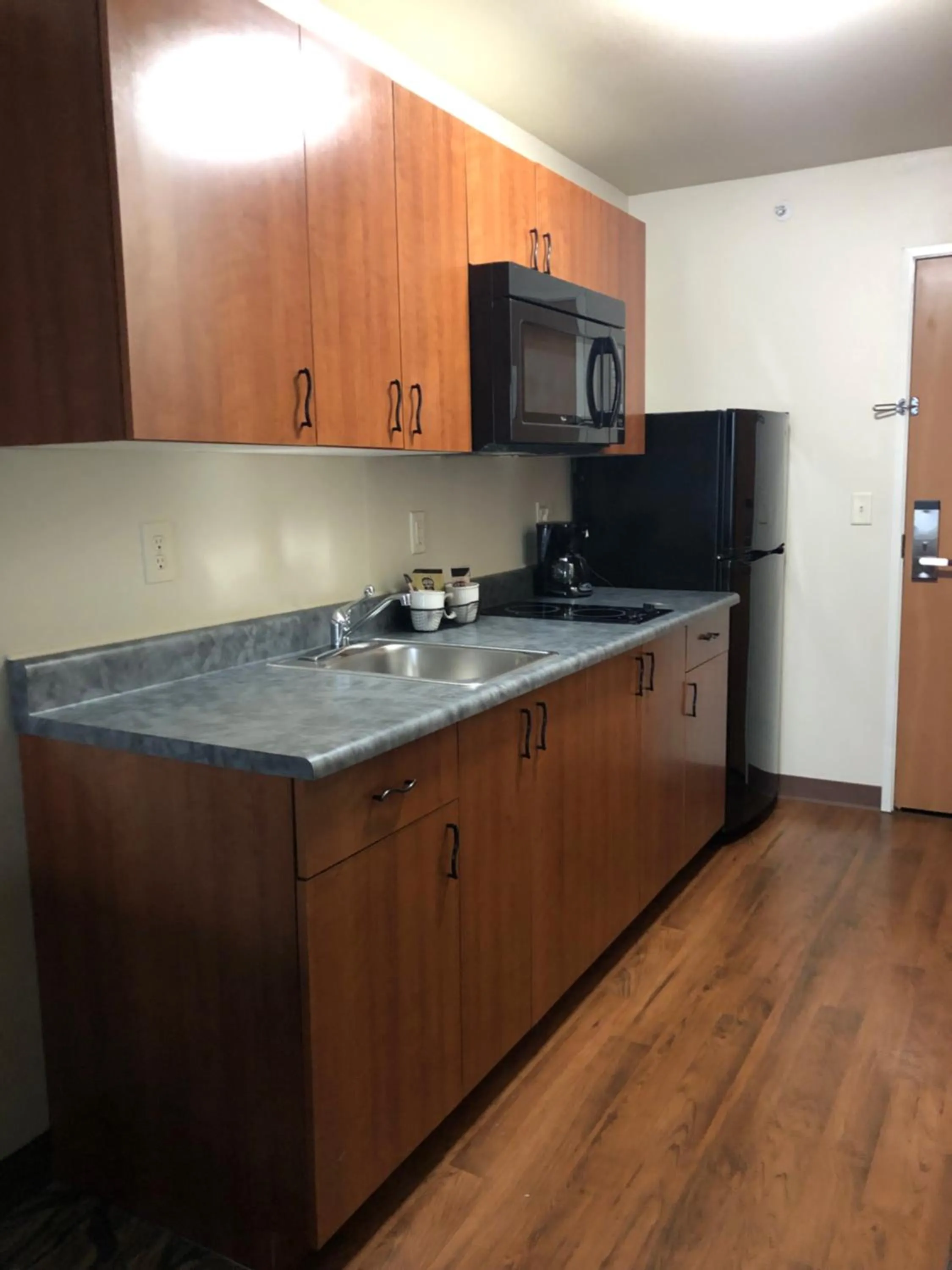 Kitchen or kitchenette in Aspen Suites Hotel Anchorage