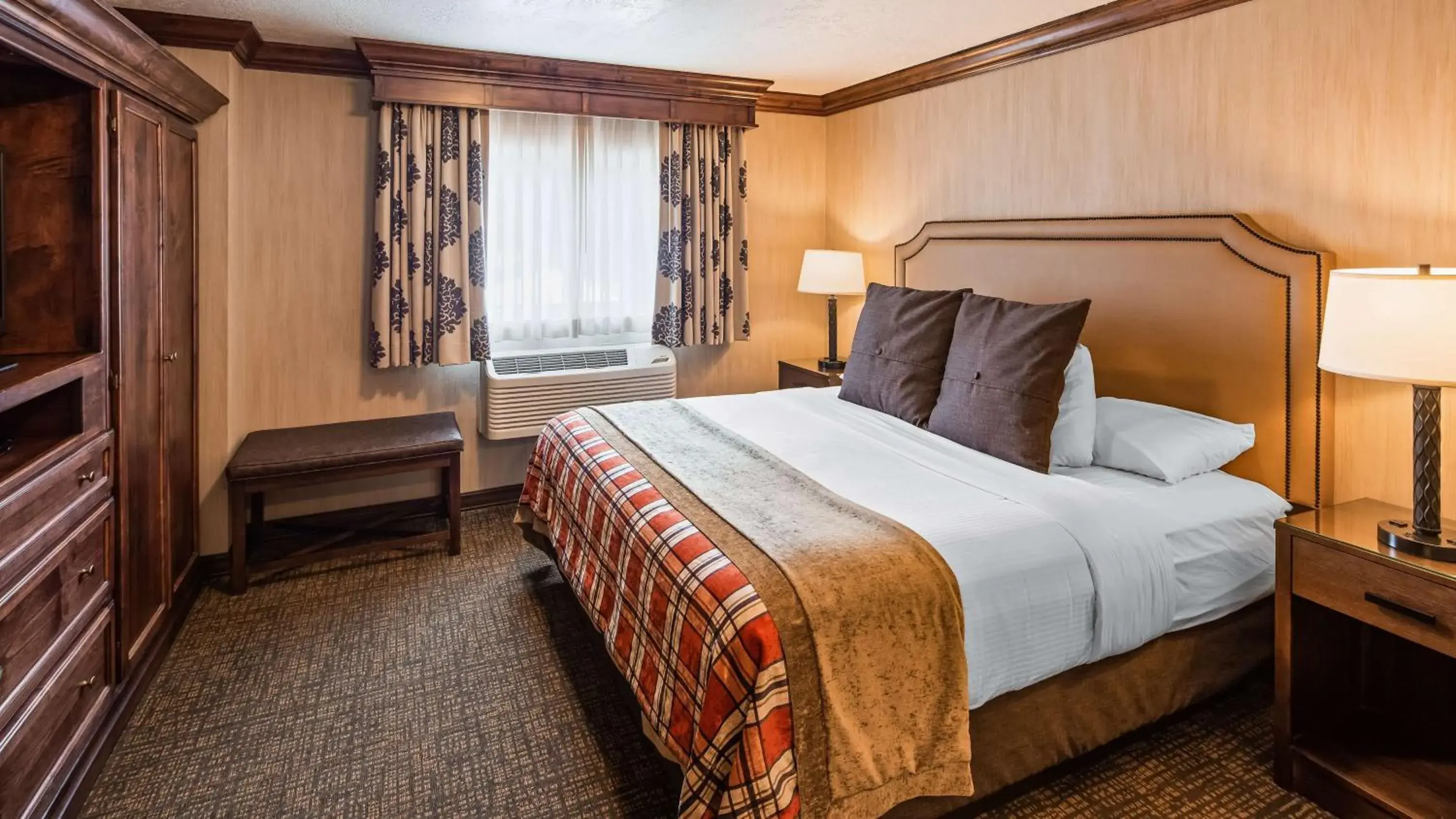 Executive King Suite - Non-Smoking in Best Western Plus Flathead Lake Inn and Suites Executive King Suite - Non-Smoking in Best Western Plus Flathead Lake Inn and Suites