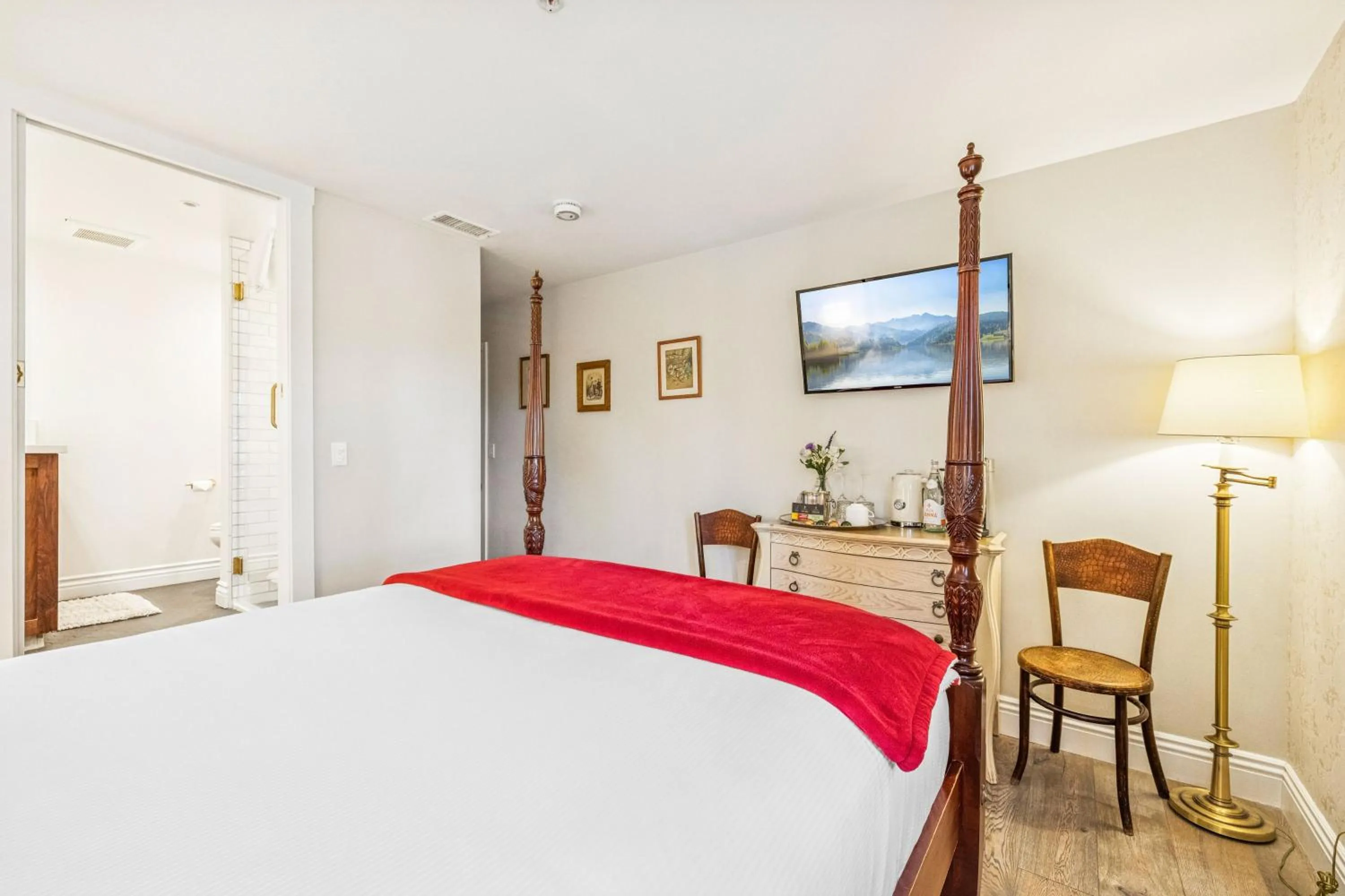 Bed in Mirabelle Inn