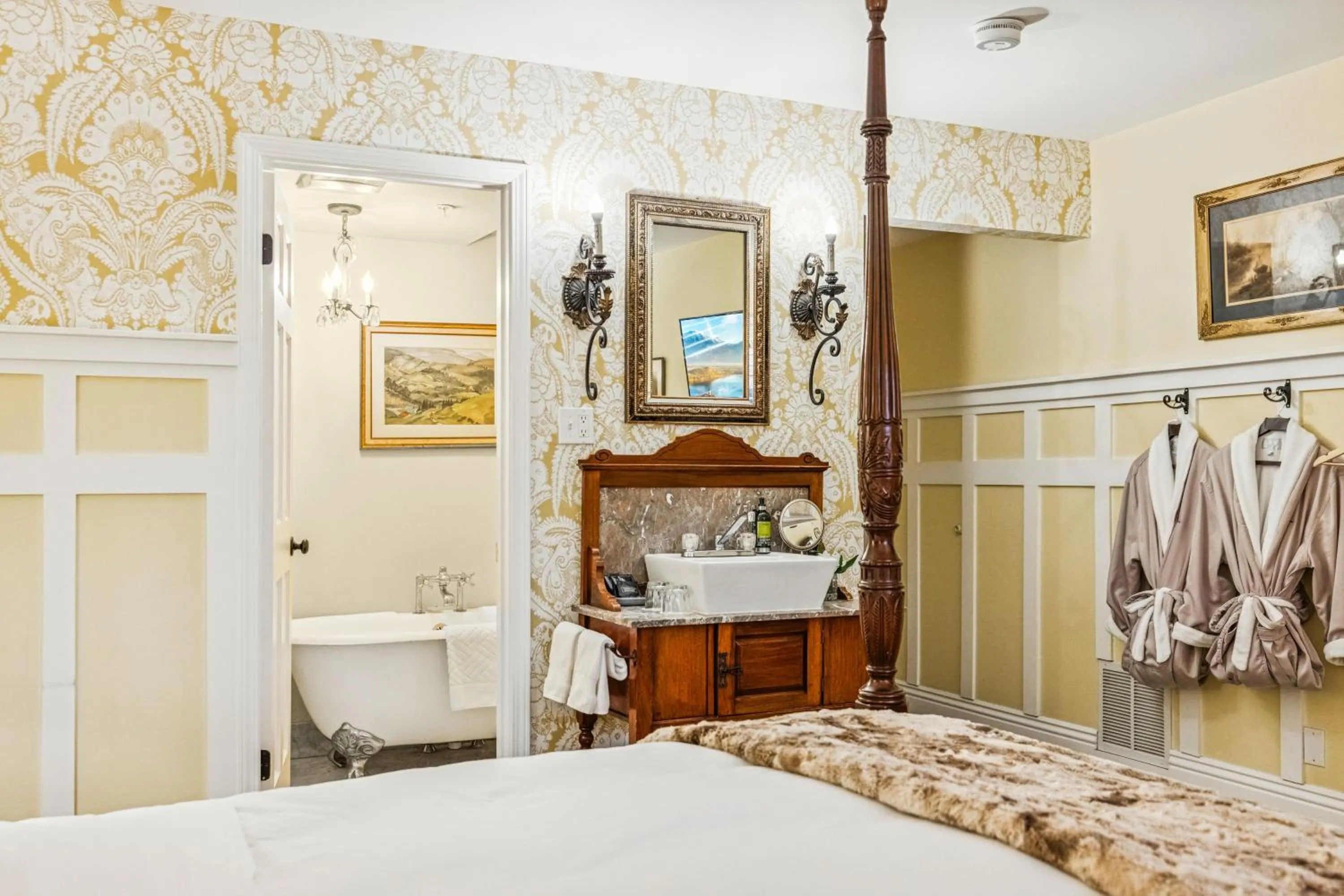 Bed in Mirabelle Inn