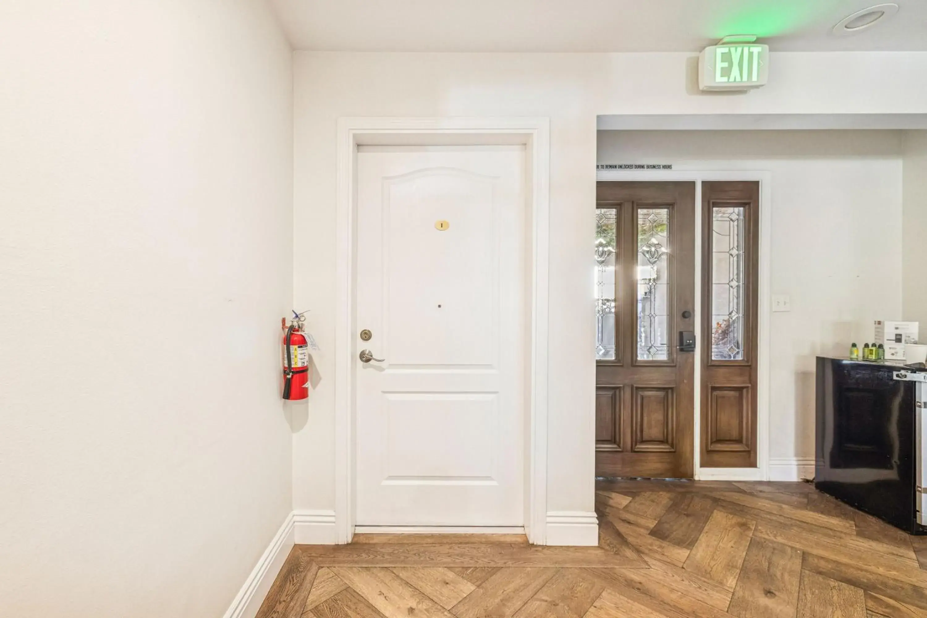 Facade/entrance in Mirabelle Inn Facade/entrance in Mirabelle Inn