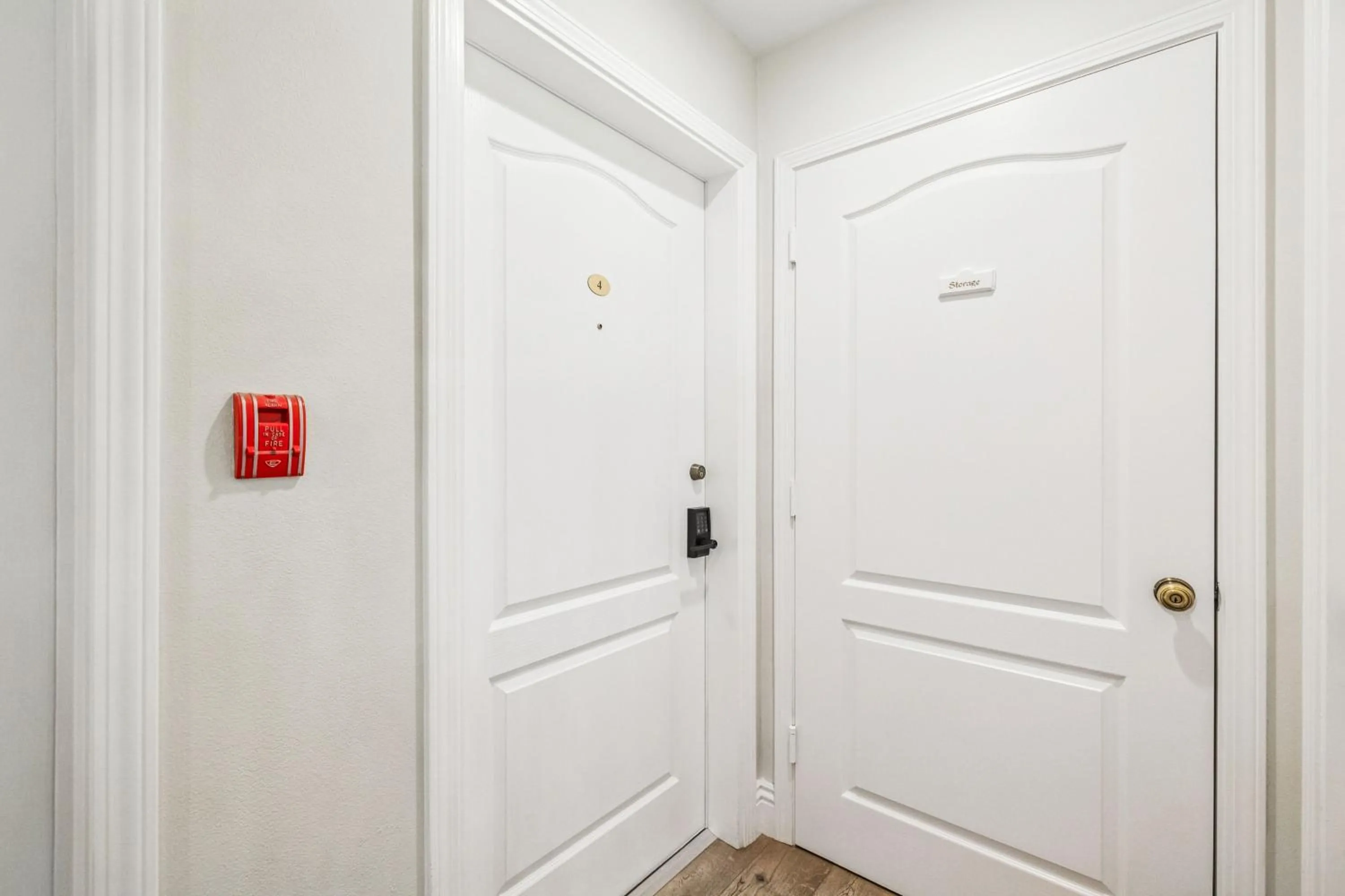 Facade/entrance in Mirabelle Inn