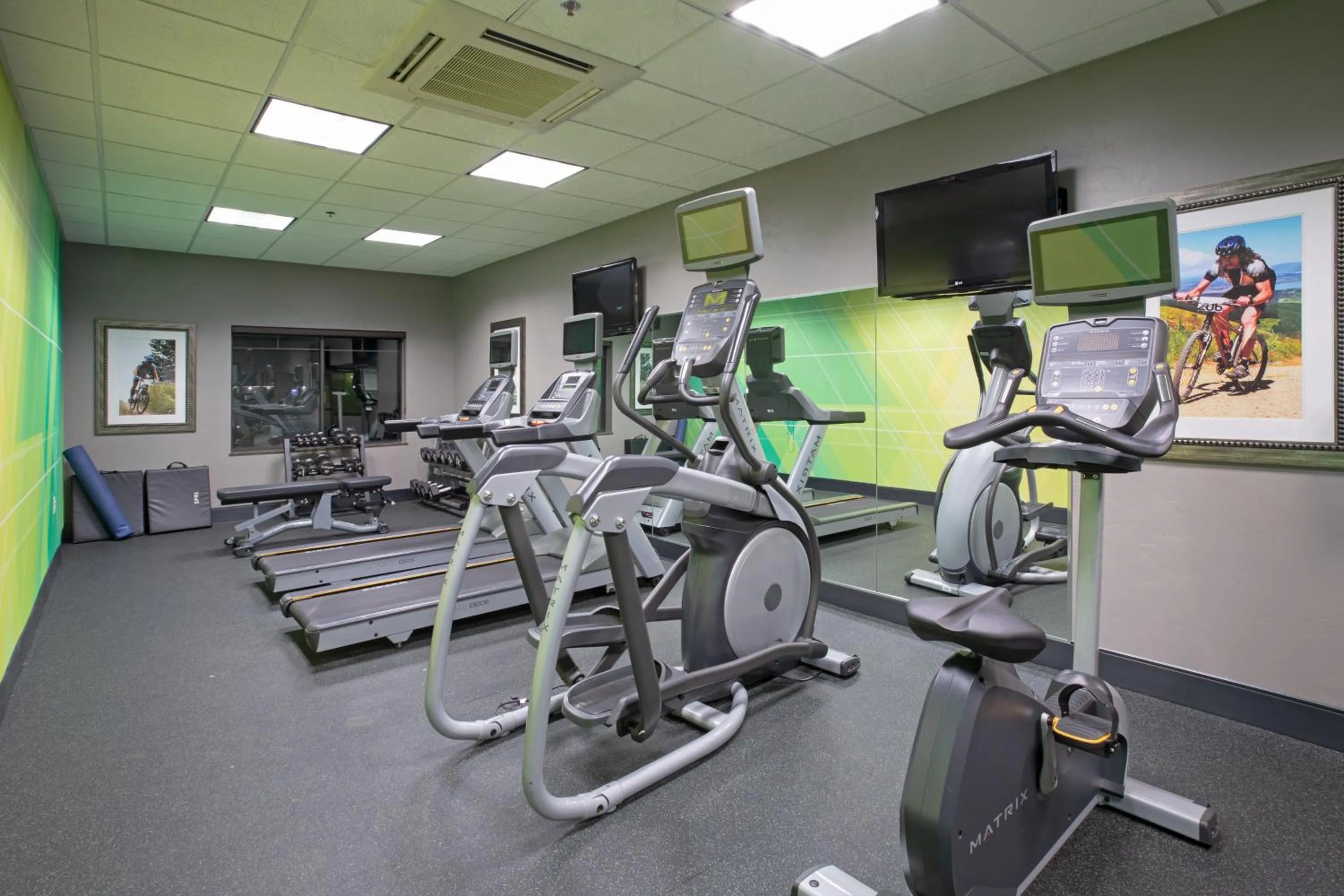 Fitness centre/facilities in Holiday Inn & Suites Durango Downtown by IHG