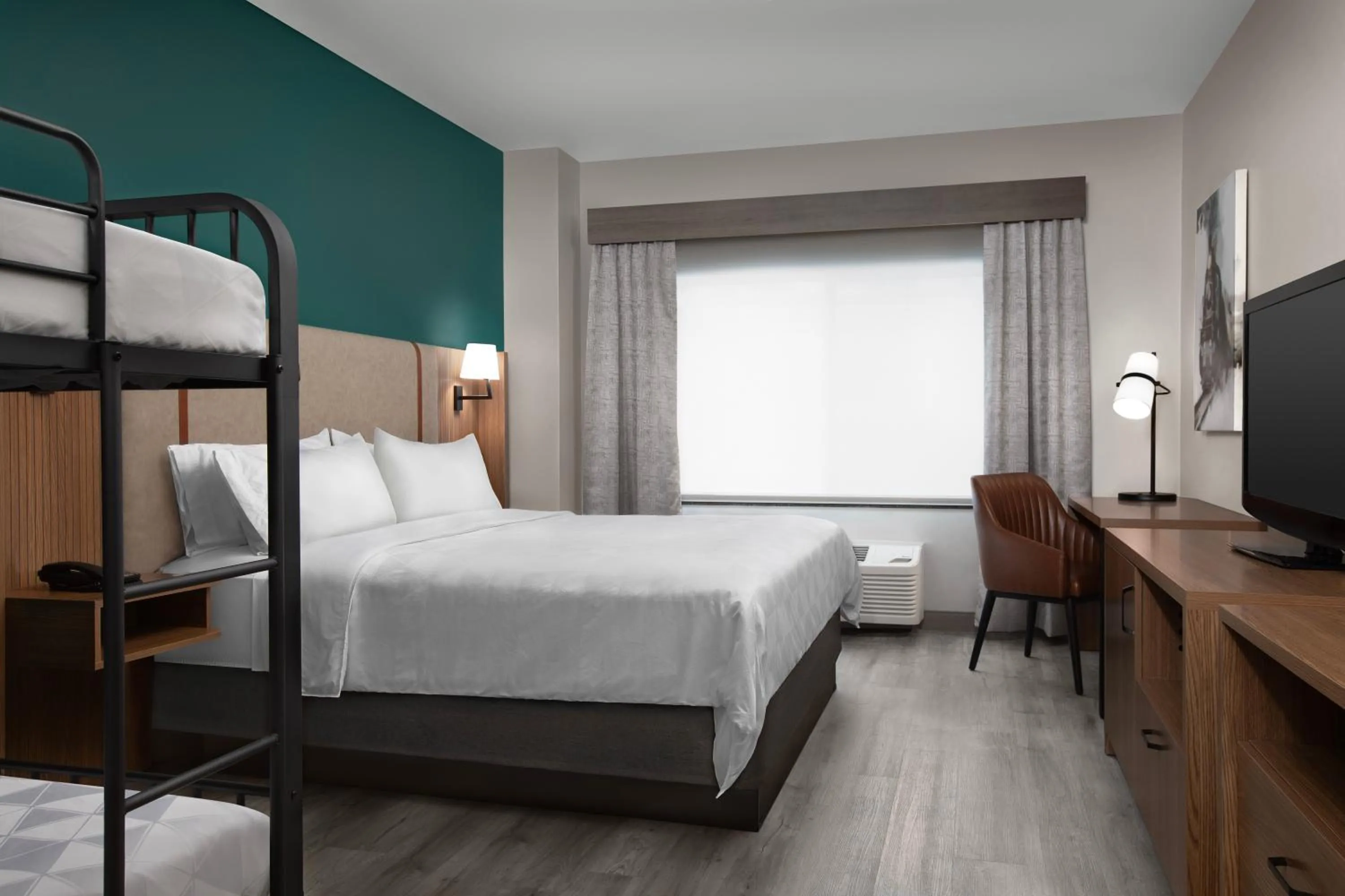 Bedroom, Bed in Holiday Inn & Suites Durango Downtown by IHG