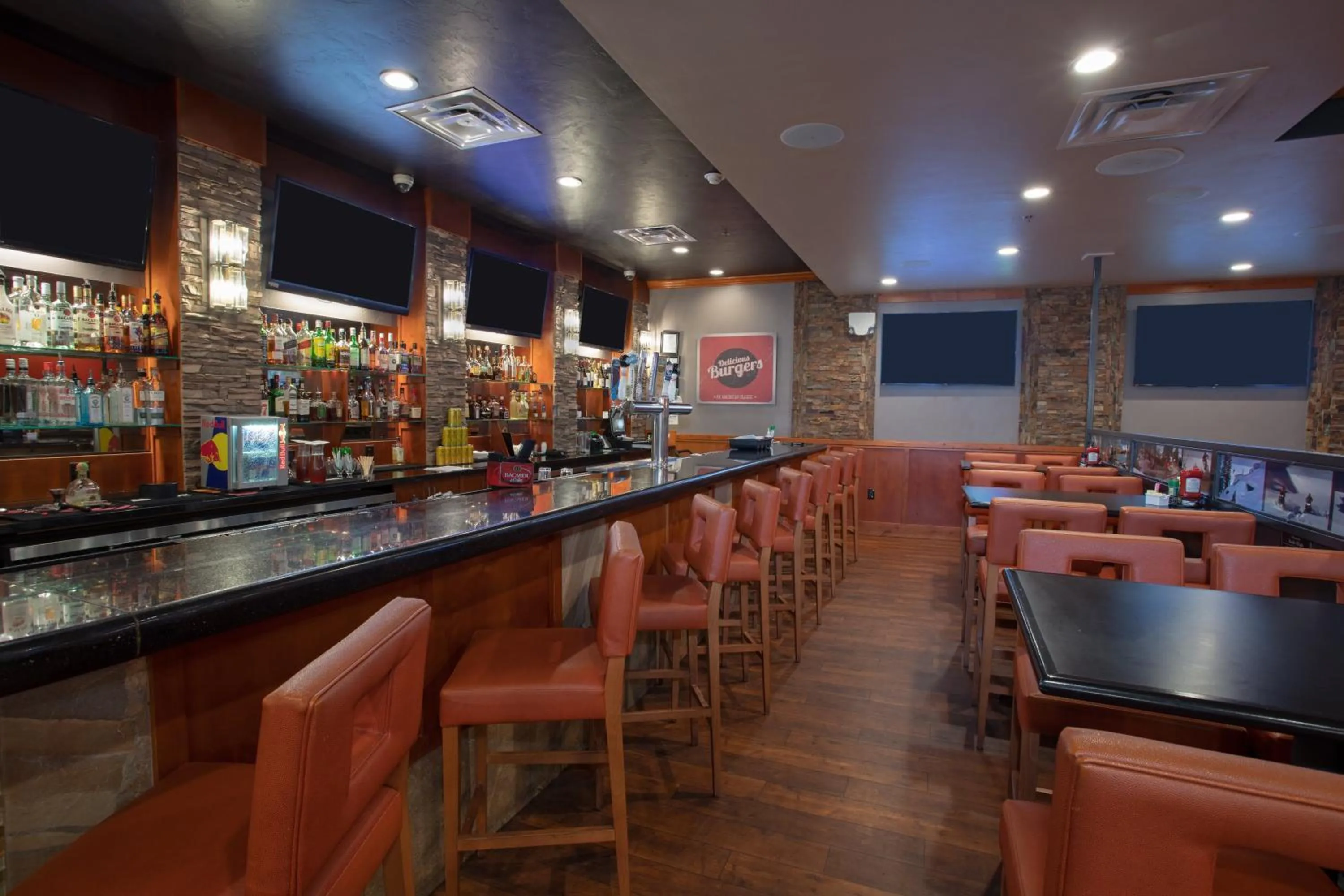 Lounge or bar in Holiday Inn & Suites Durango Downtown by IHG