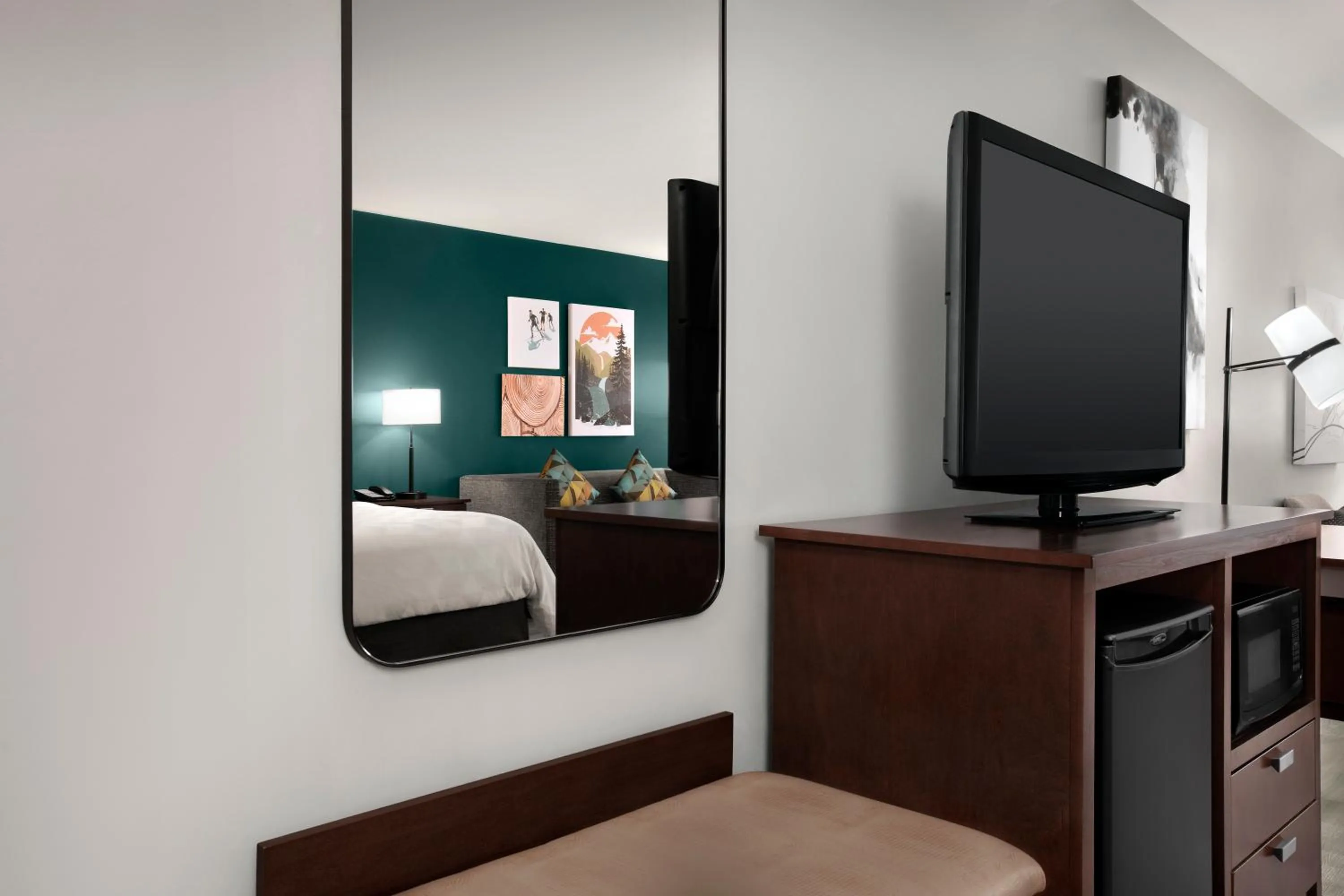 Kitchen or kitchenette, Bed in Holiday Inn & Suites Durango Downtown by IHG