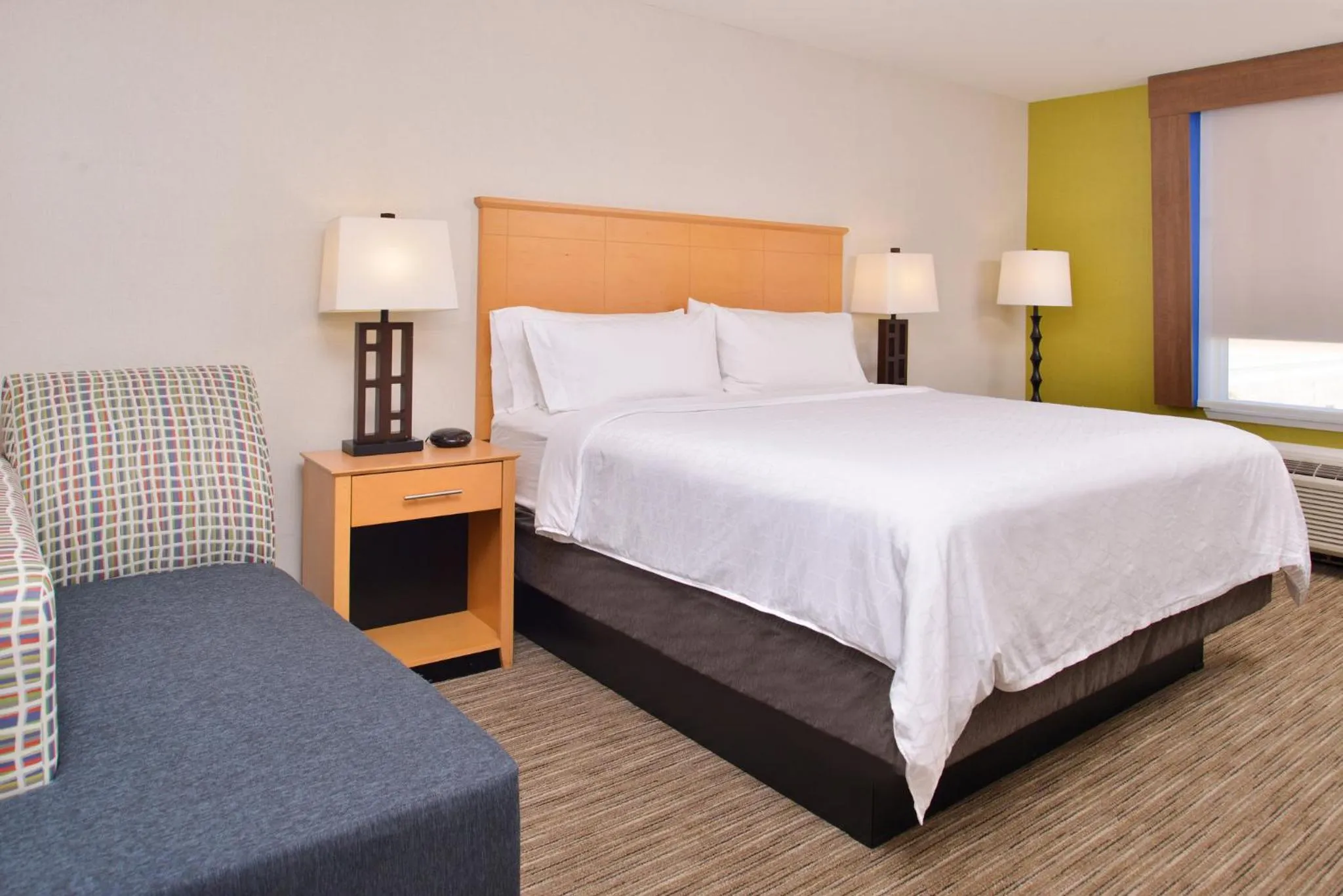 Photo of the whole room, Bed in Holiday Inn Express Stockton Southeast by IHG