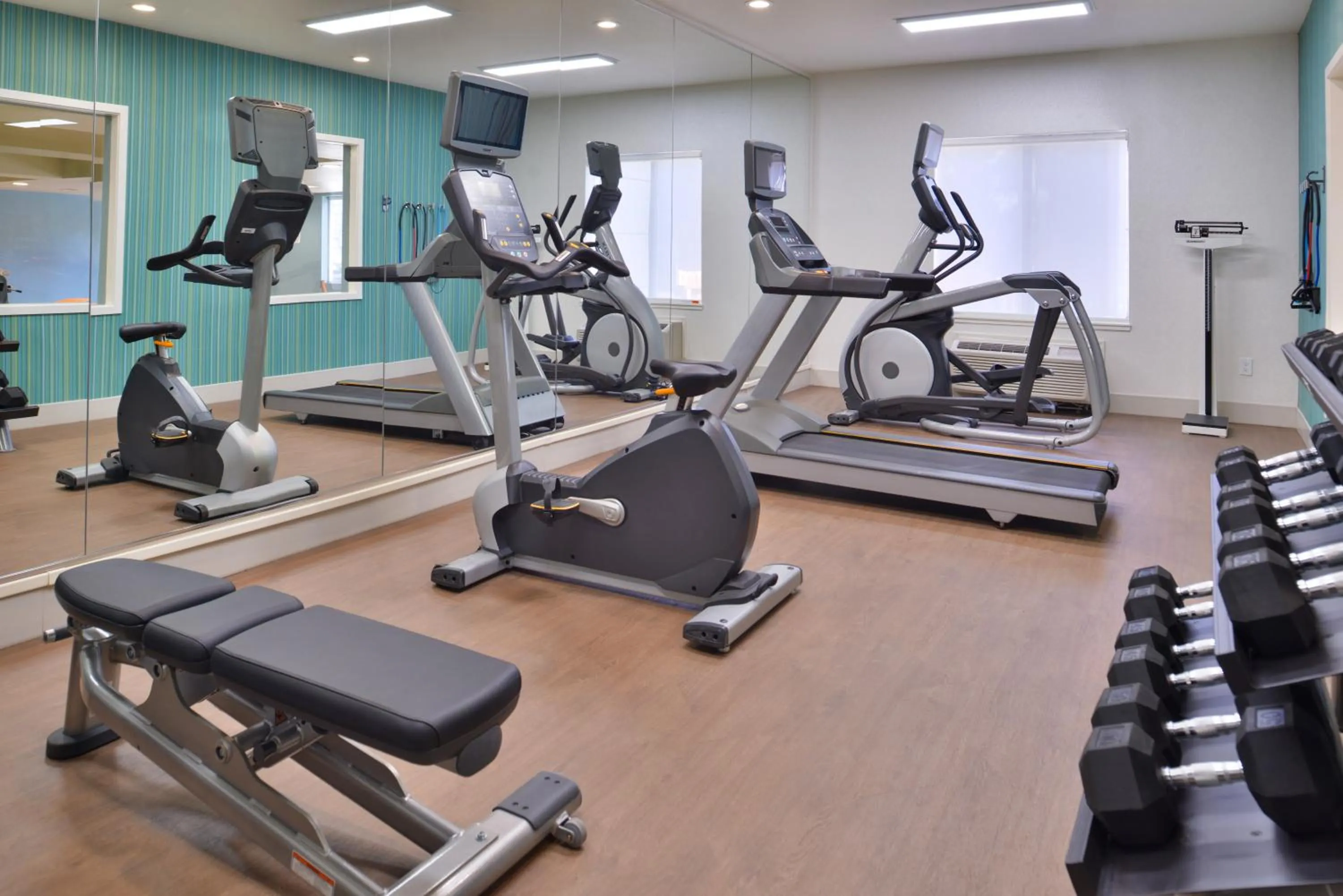 Fitness centre/facilities in Holiday Inn Express Stockton Southeast by IHG