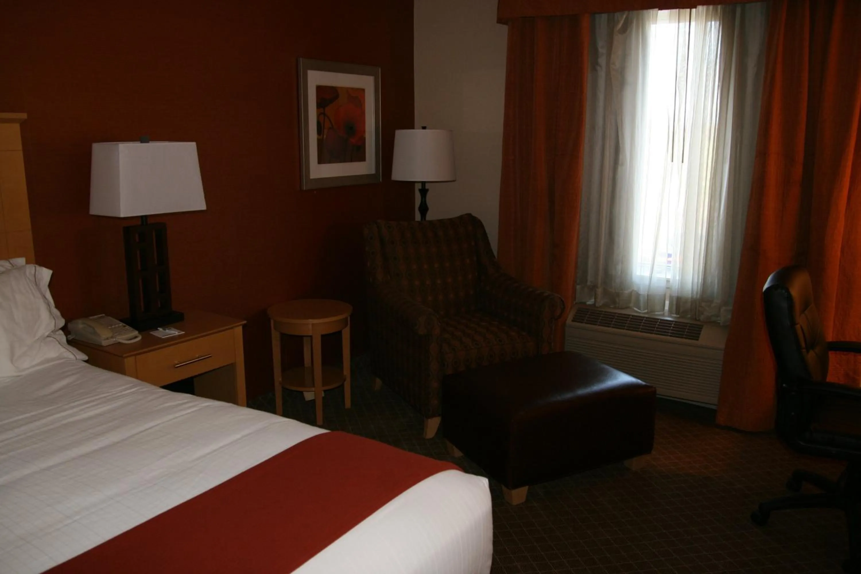 Photo of the whole room, Bed in Holiday Inn Express Stockton Southeast by IHG