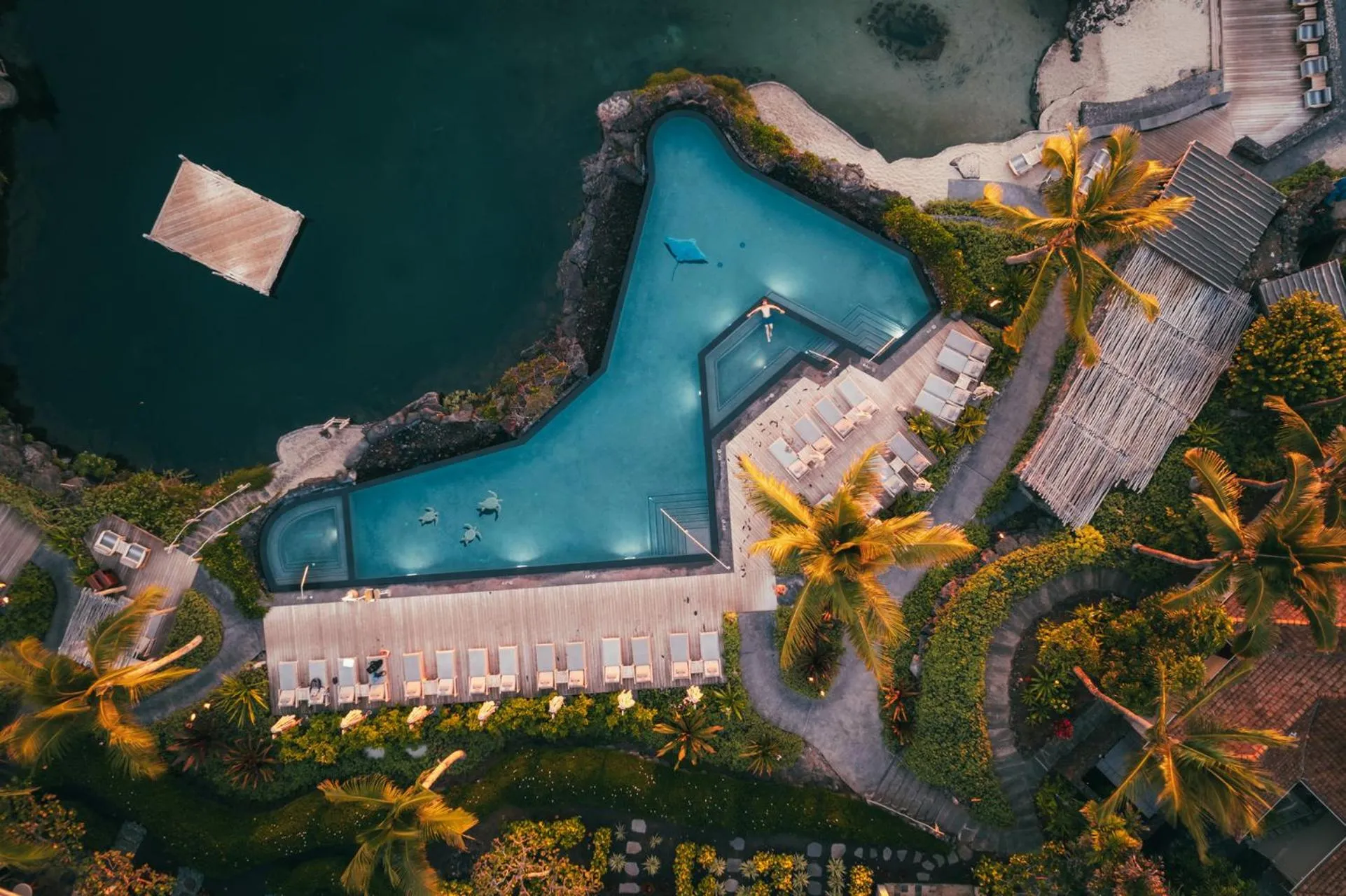 Swimming pool in Four Seasons Resort Hualalai