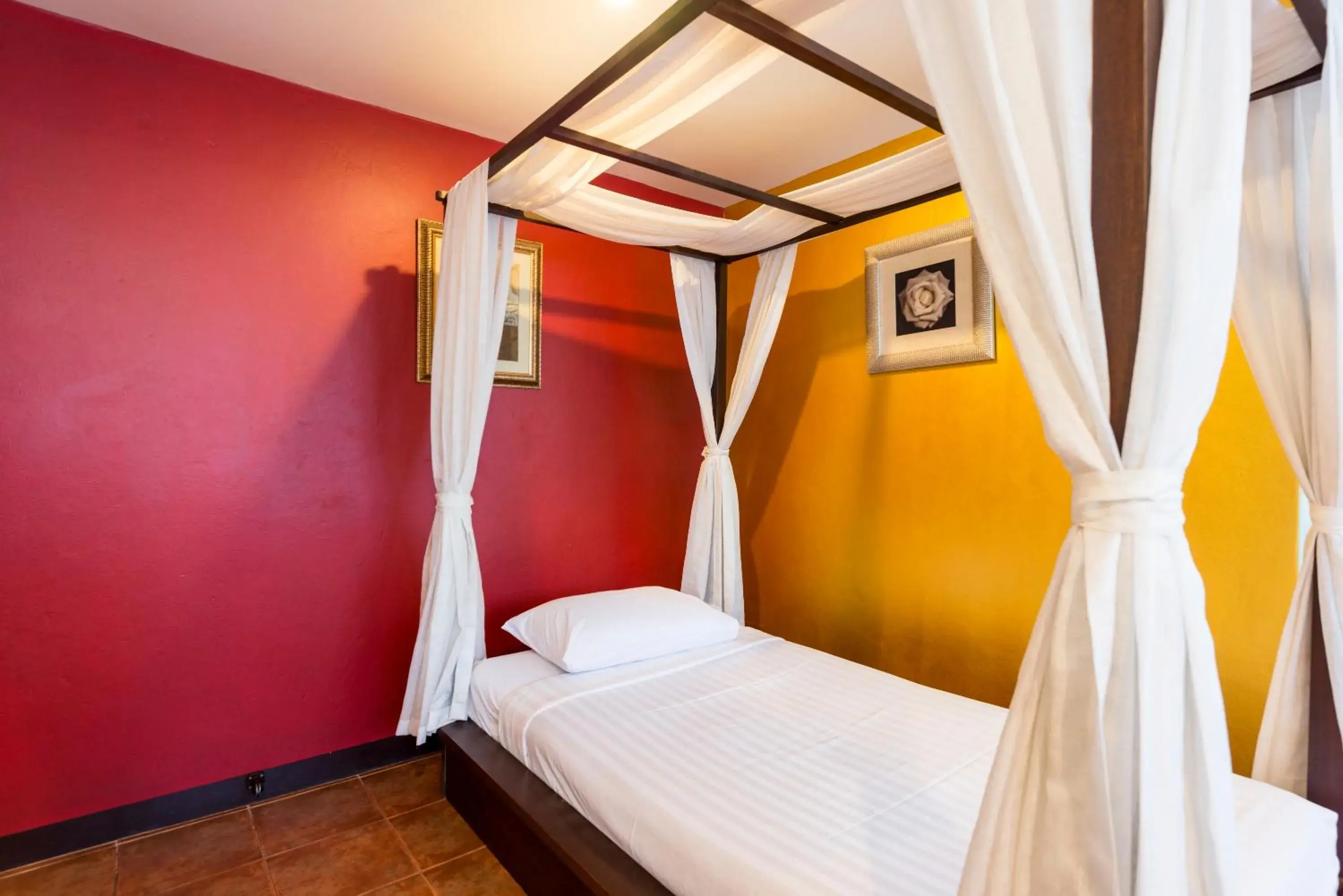 Bed in The Best Bangkok House Bed in The Best Bangkok House