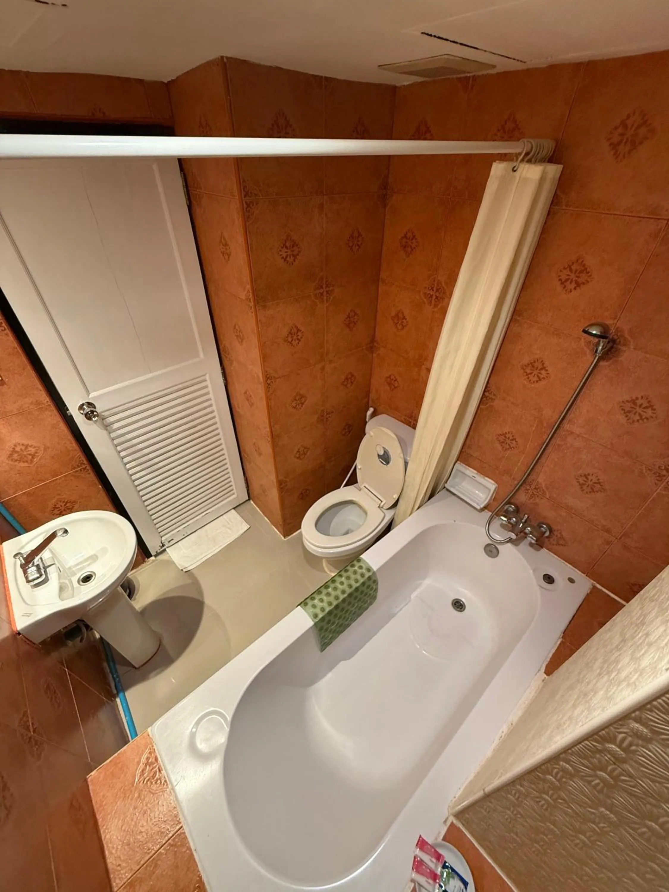 Shower in The Best Bangkok House