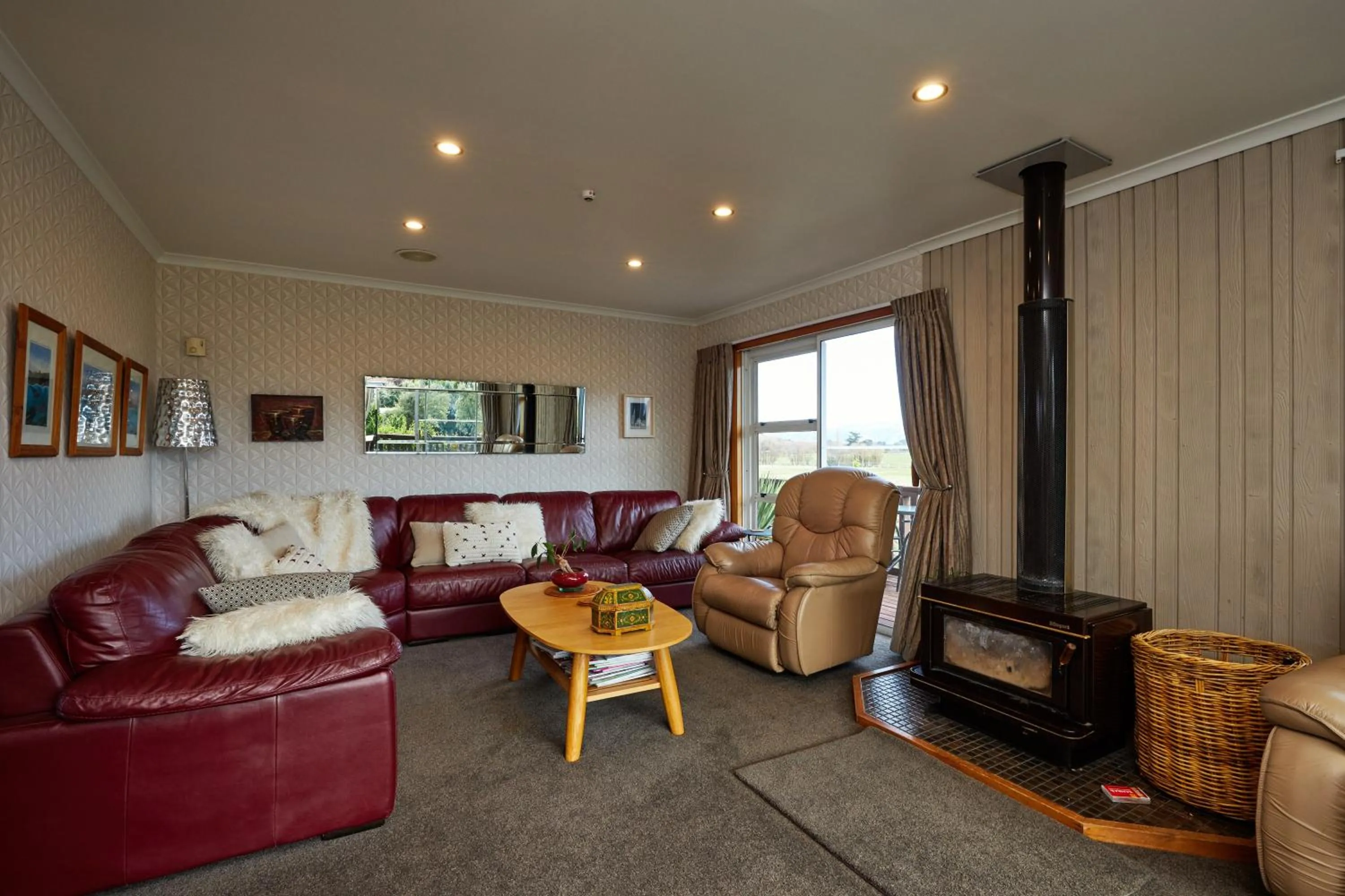 Communal lounge/ TV room in Brook House B&B & Cottages