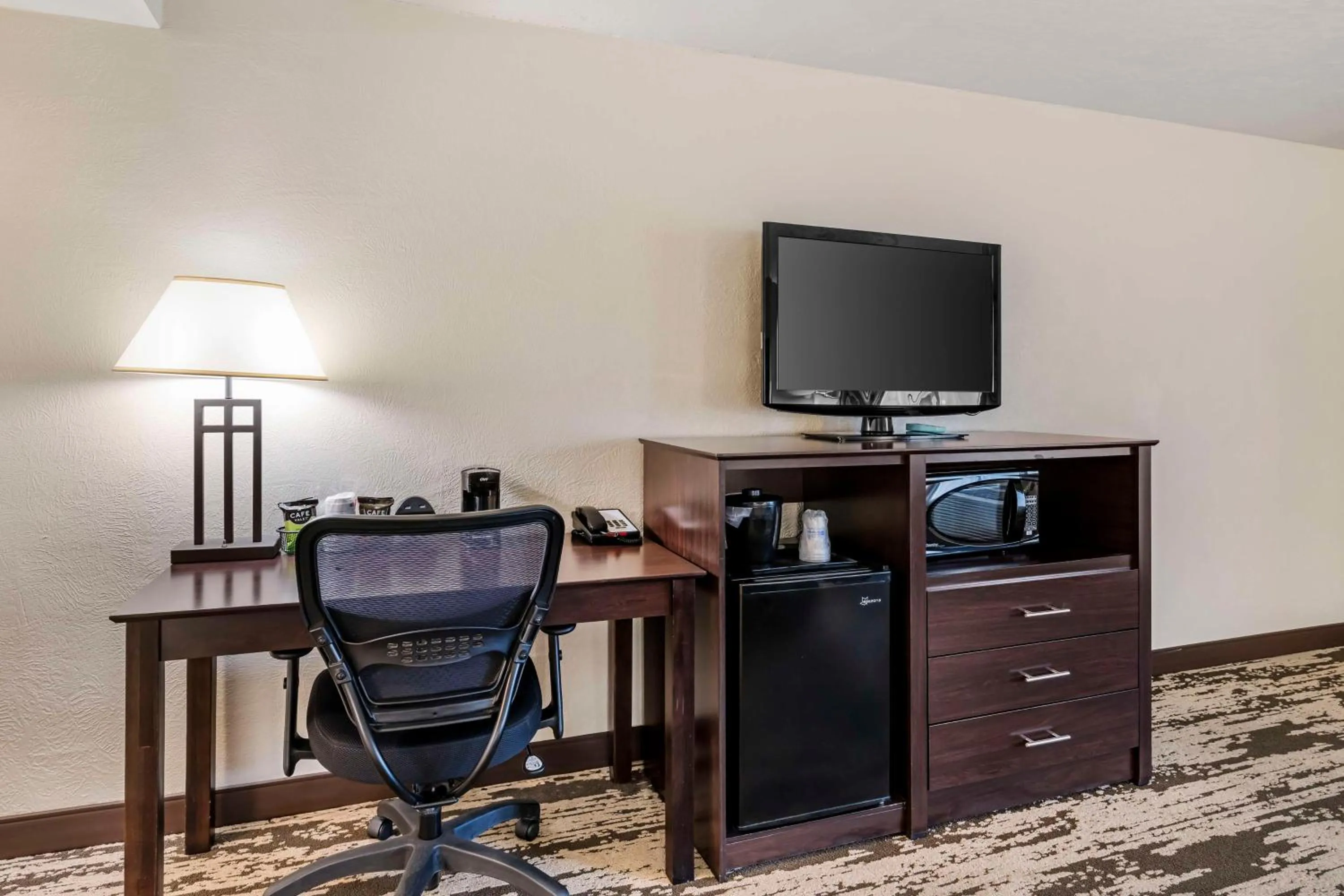 Bedroom in Best Western Prescottonian