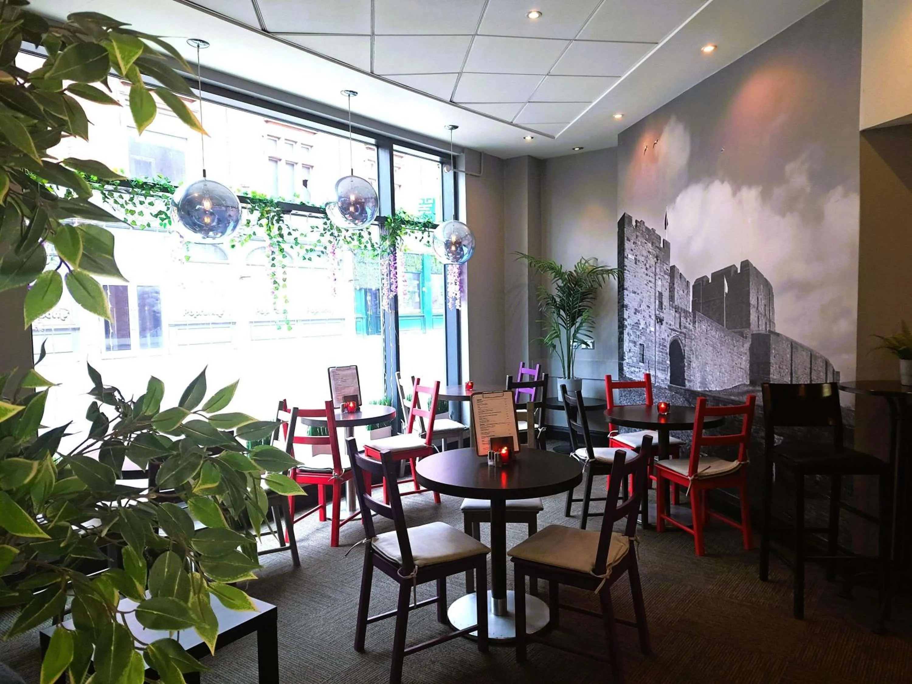 Lounge or bar in ibis Carlisle City Centre