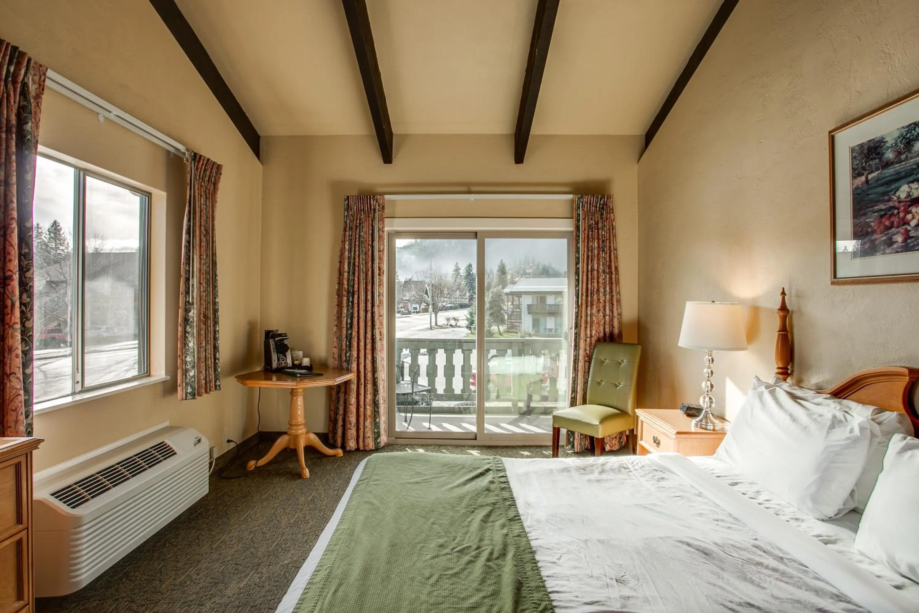 Bed in Der Ritterhof Inn