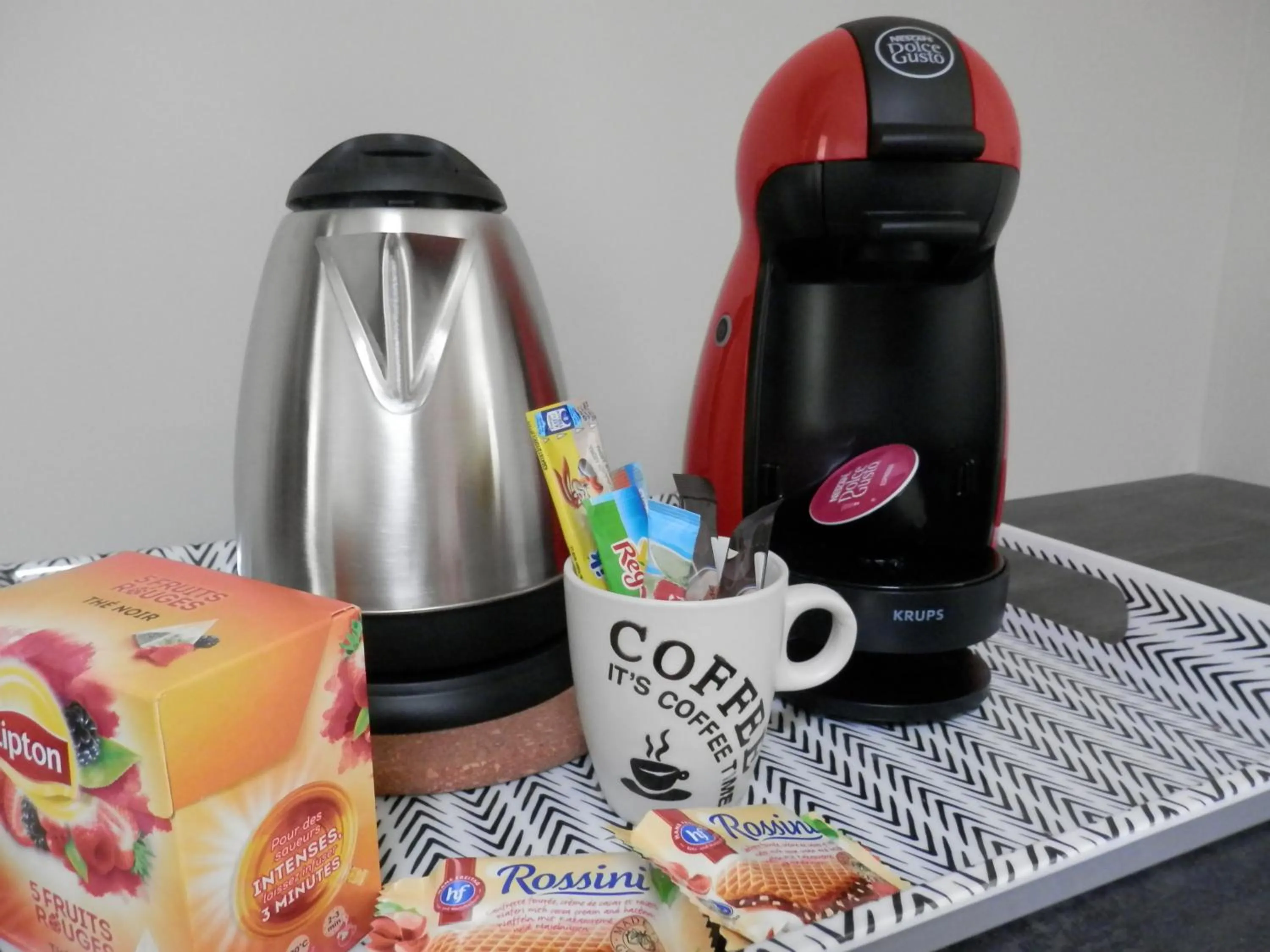 Coffee/tea facilities in Appart-hôtel Chanzy / Angoulême