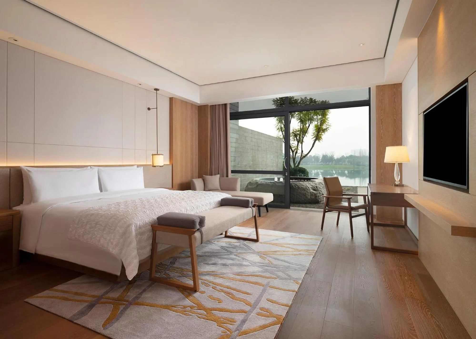 Bedroom, Bed in Le Meridien Emei Mountain Resort
