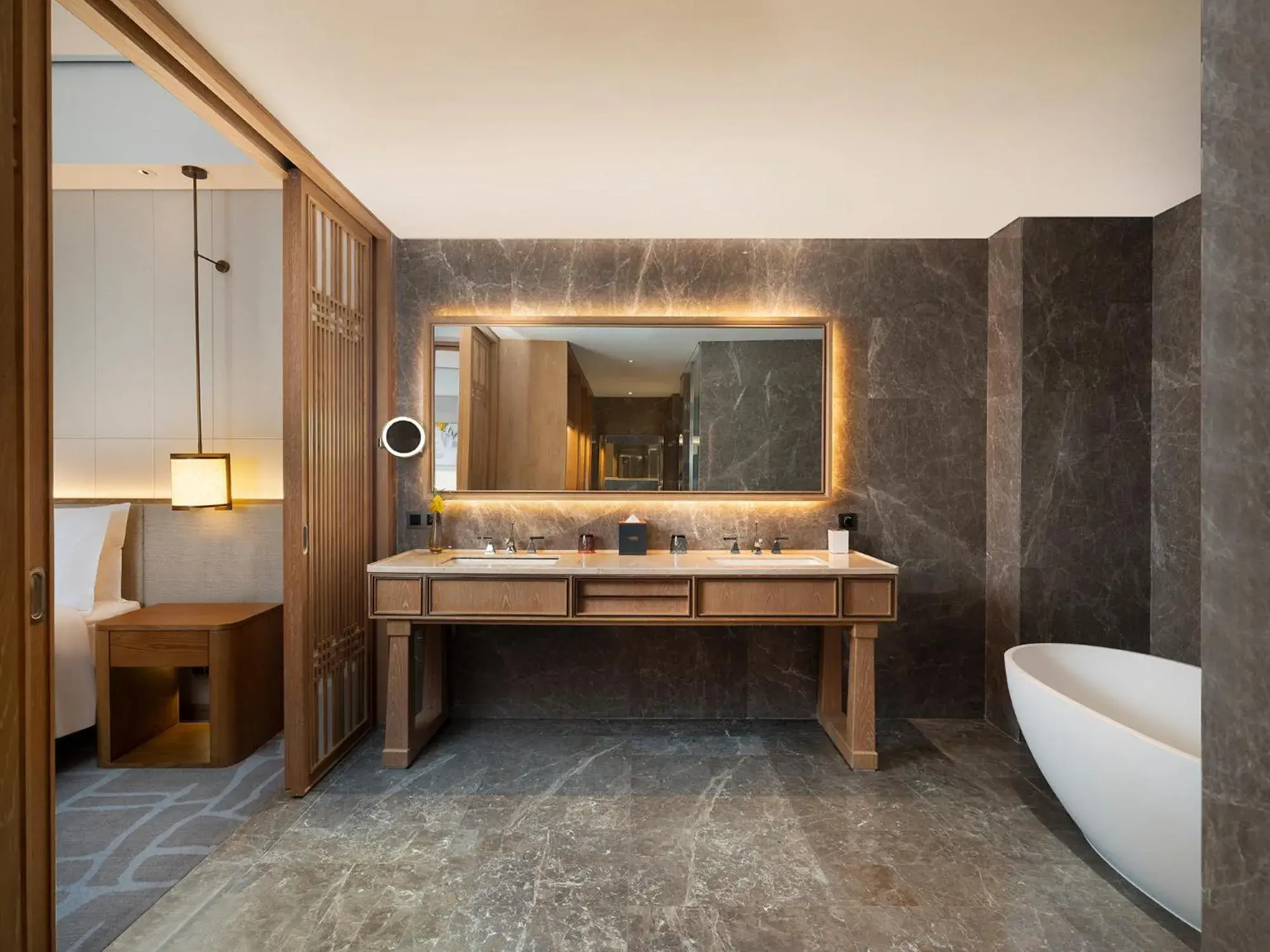 Discovery Suite in Le Meridien Emei Mountain Resort Discovery Suite in Le Meridien Emei Mountain Resort
