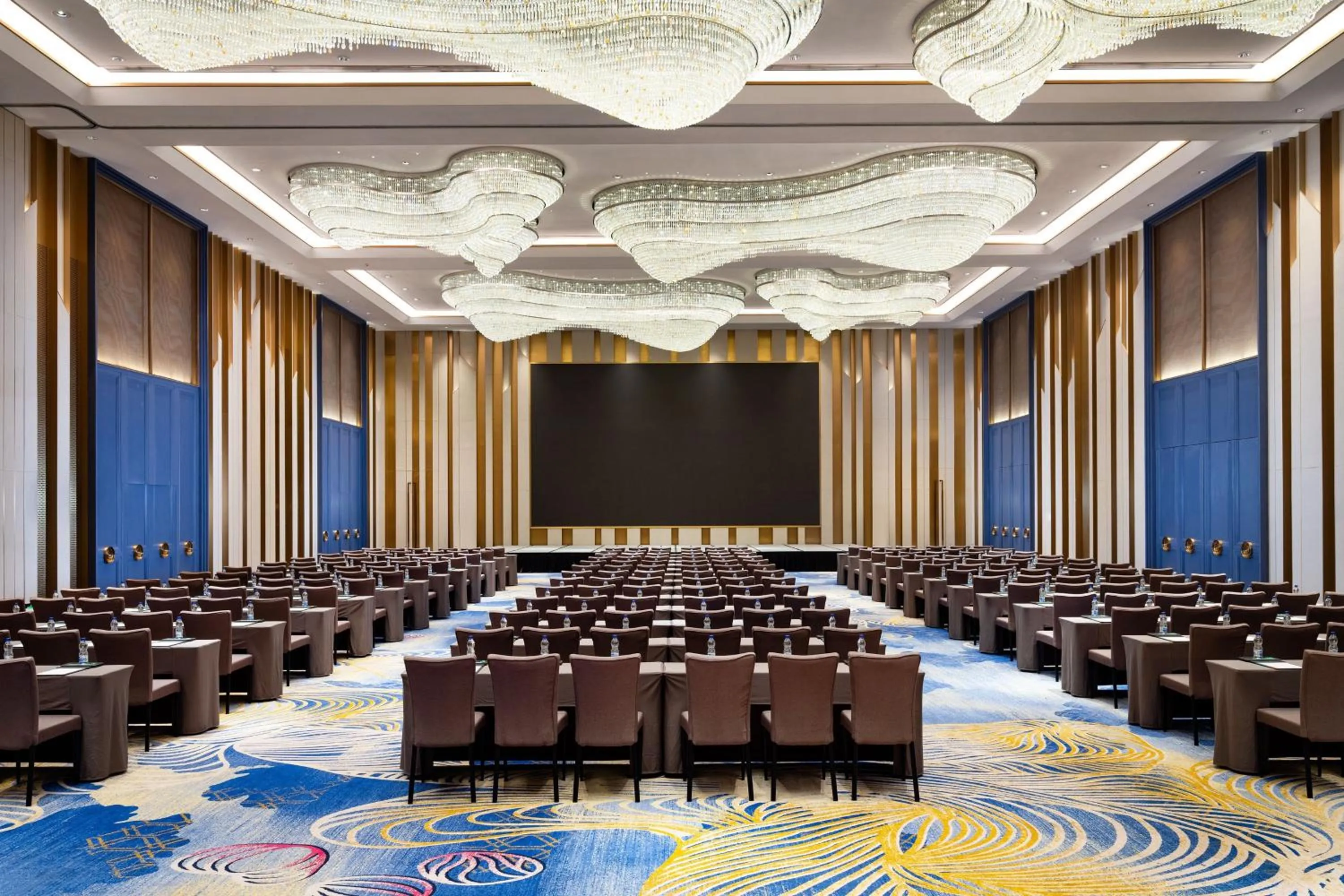 Meeting/conference room in Le Meridien Emei Mountain Resort