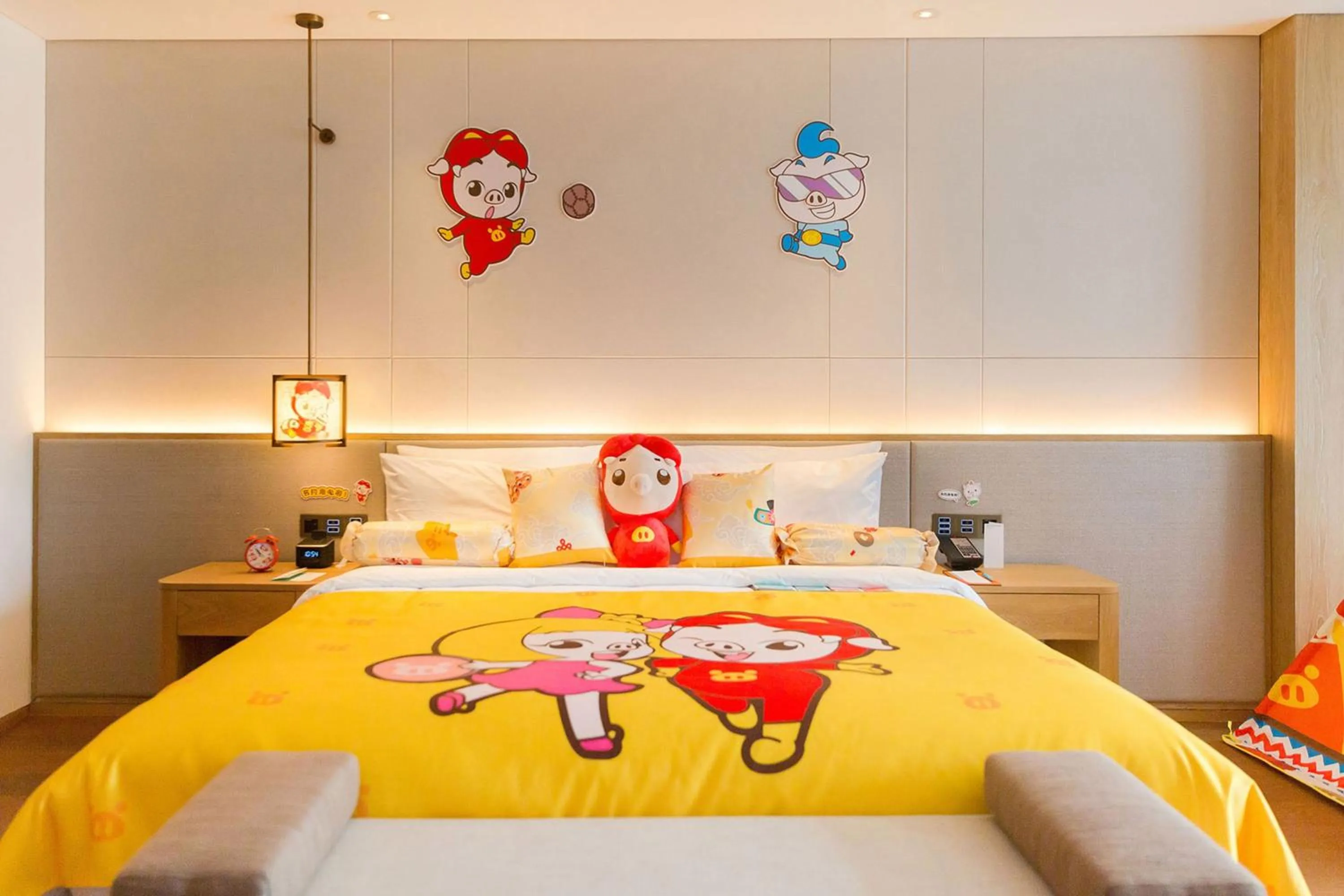 Photo of the whole room, Bed in Le Meridien Emei Mountain Resort