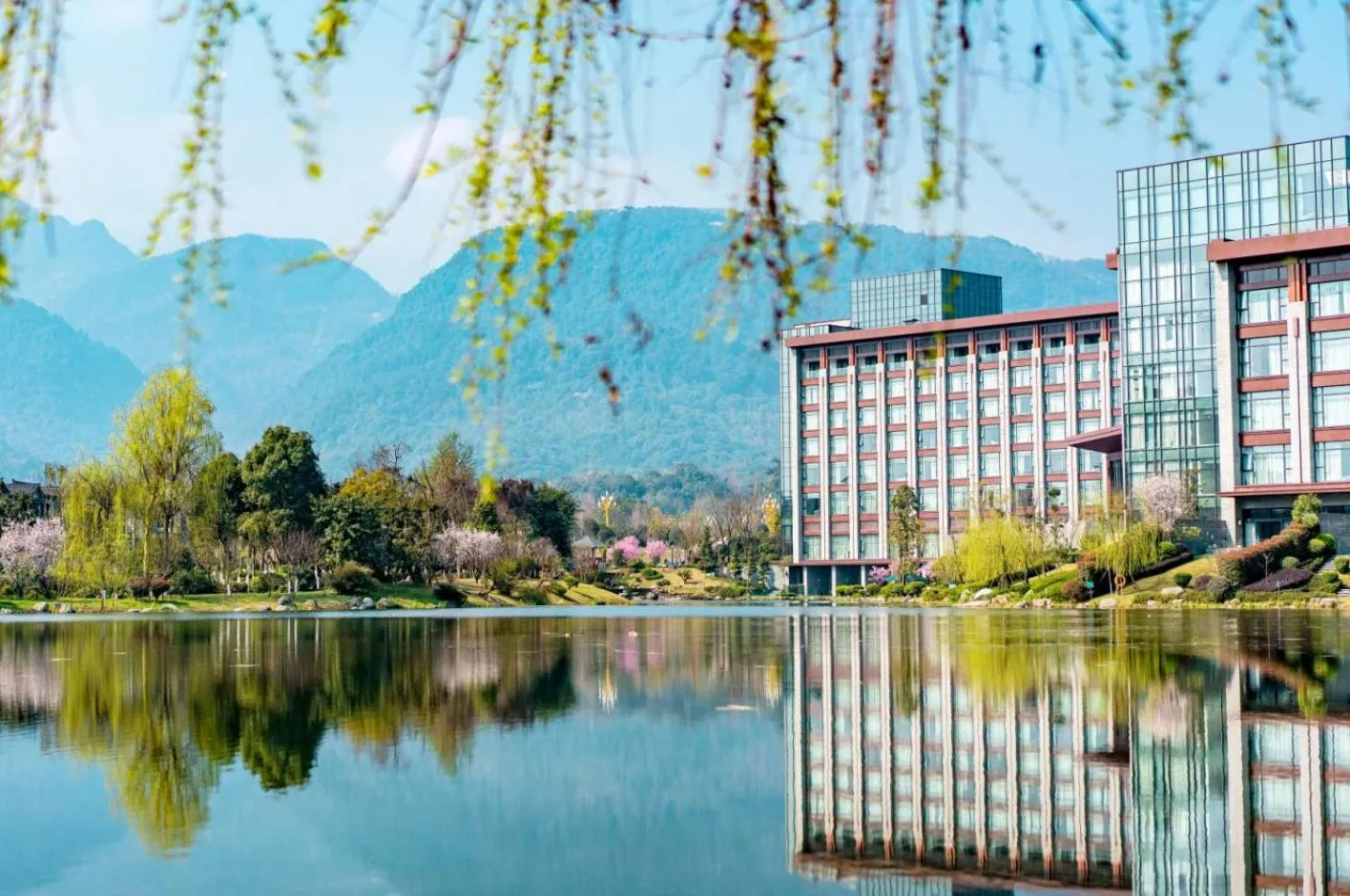 Property building in Le Meridien Emei Mountain Resort