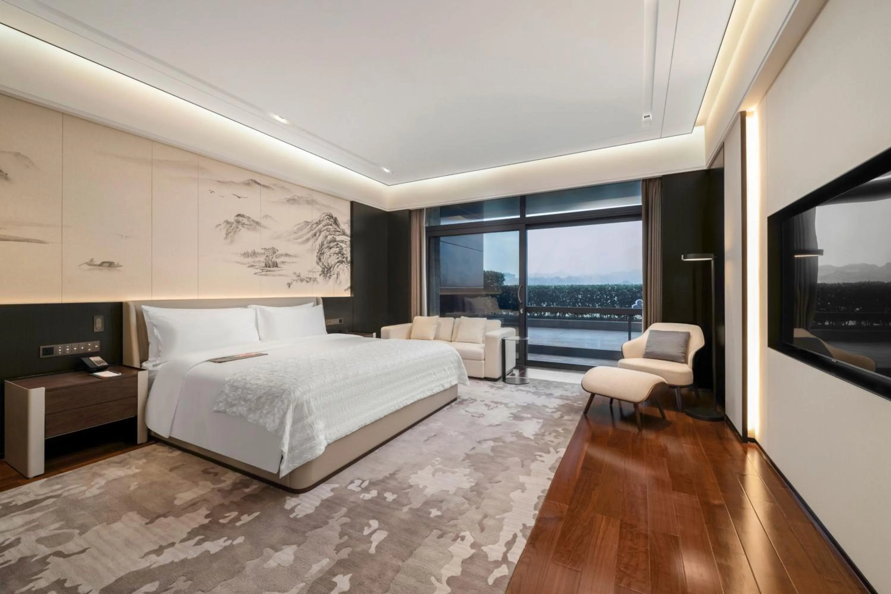 Bedroom, Bed in Le Meridien Emei Mountain Resort