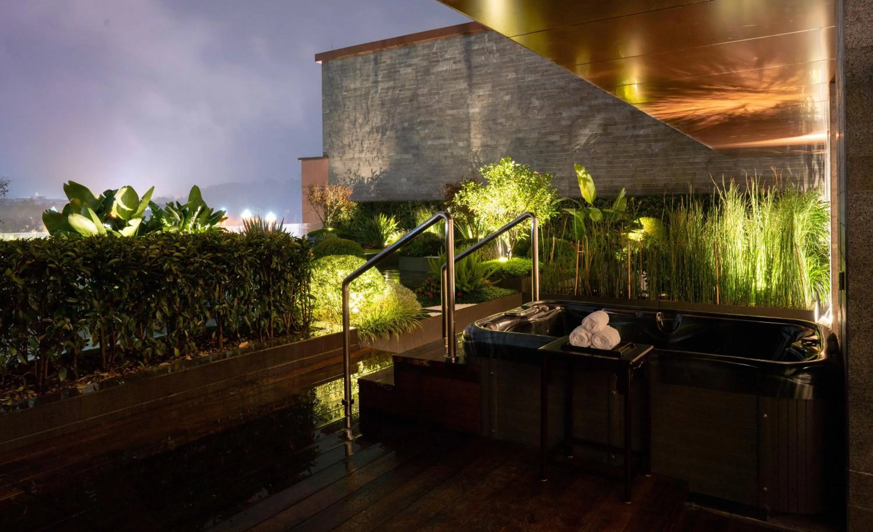 Property building in Le Meridien Emei Mountain Resort