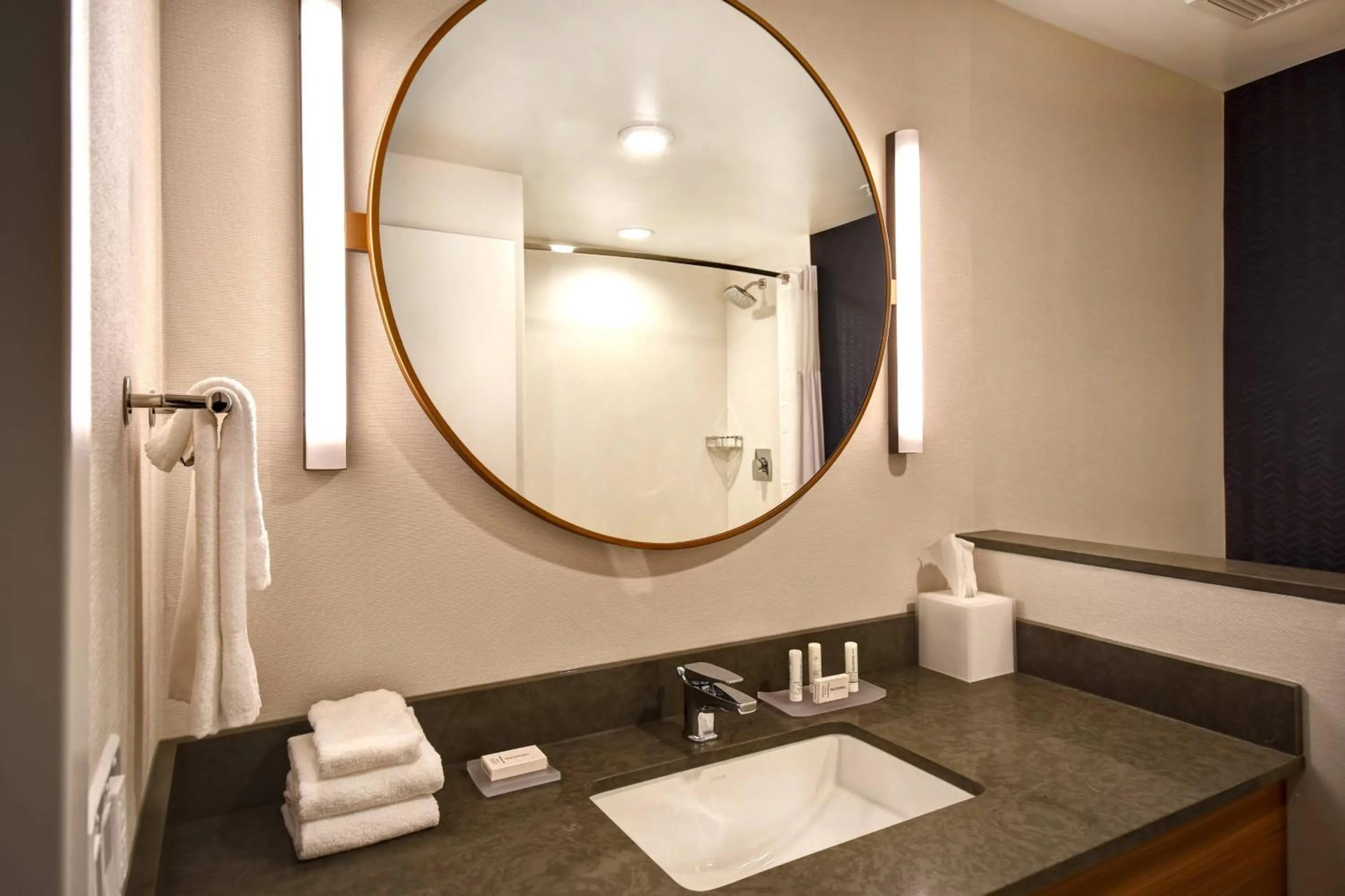 Bathroom in Fairfield Inn & Suites by Marriott Plymouth